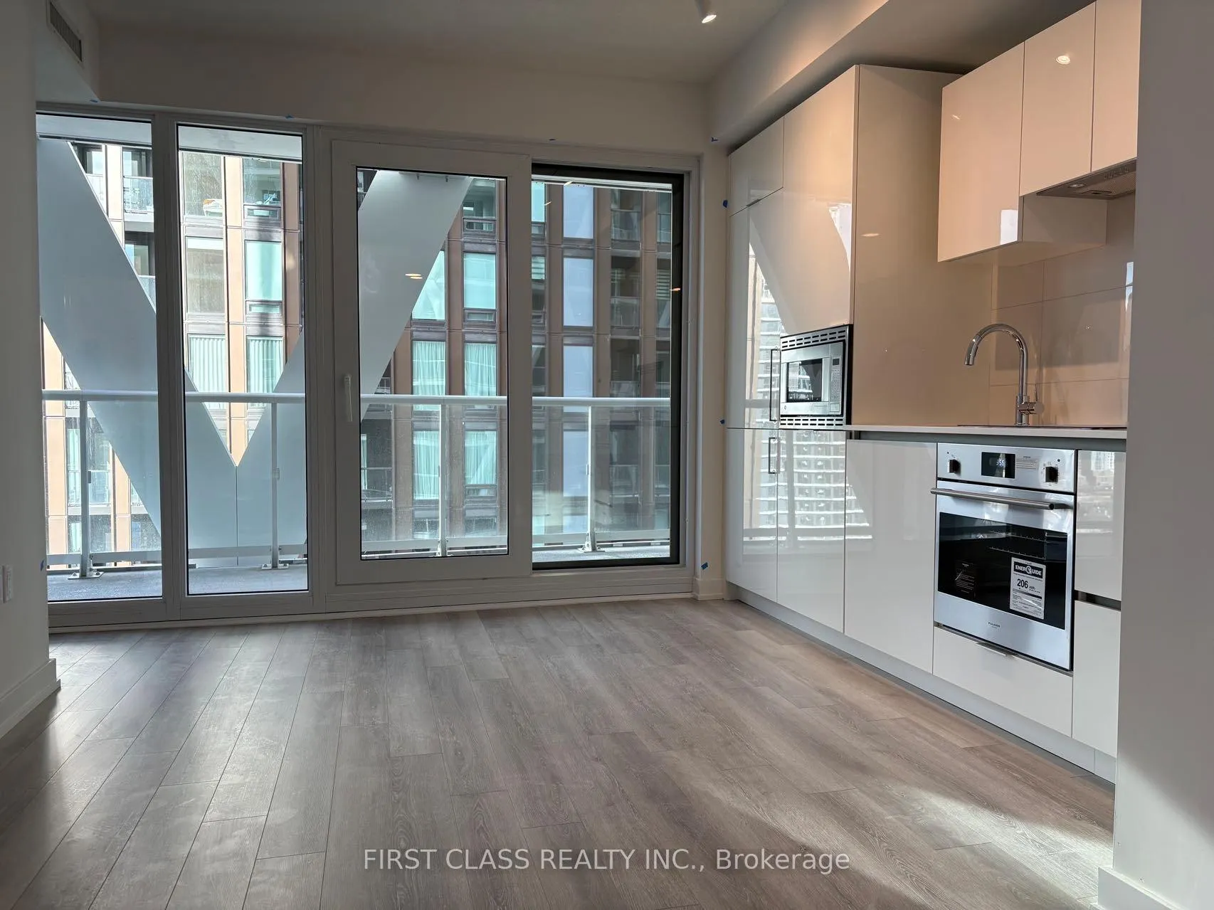 Photo 3 of Unit 2520, 230 Simcoe Street, Toronto, Kensington-Chinatown — HOMEH