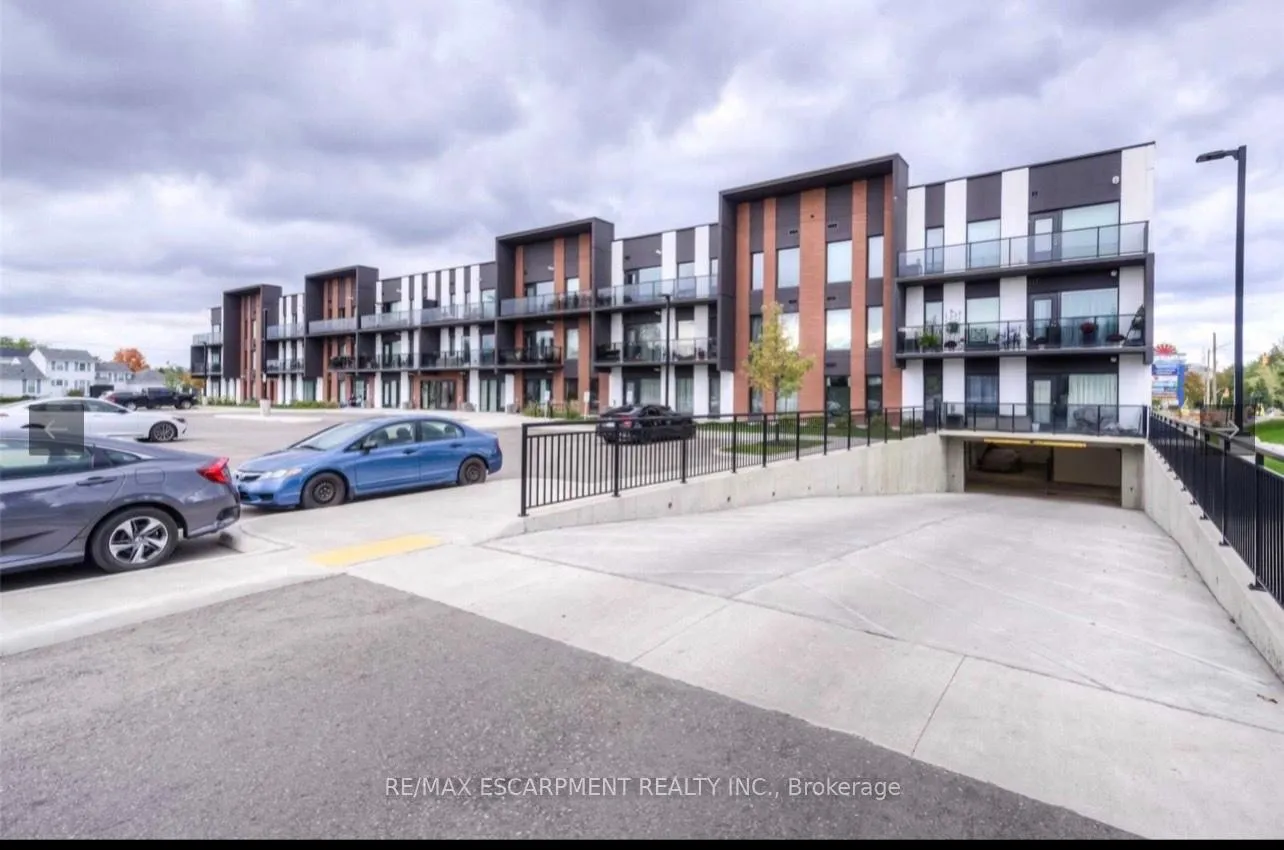 Photo 5 of Unit 210, 5 Wake Robin Drive, Kitchener, Larentian West — HOMEH