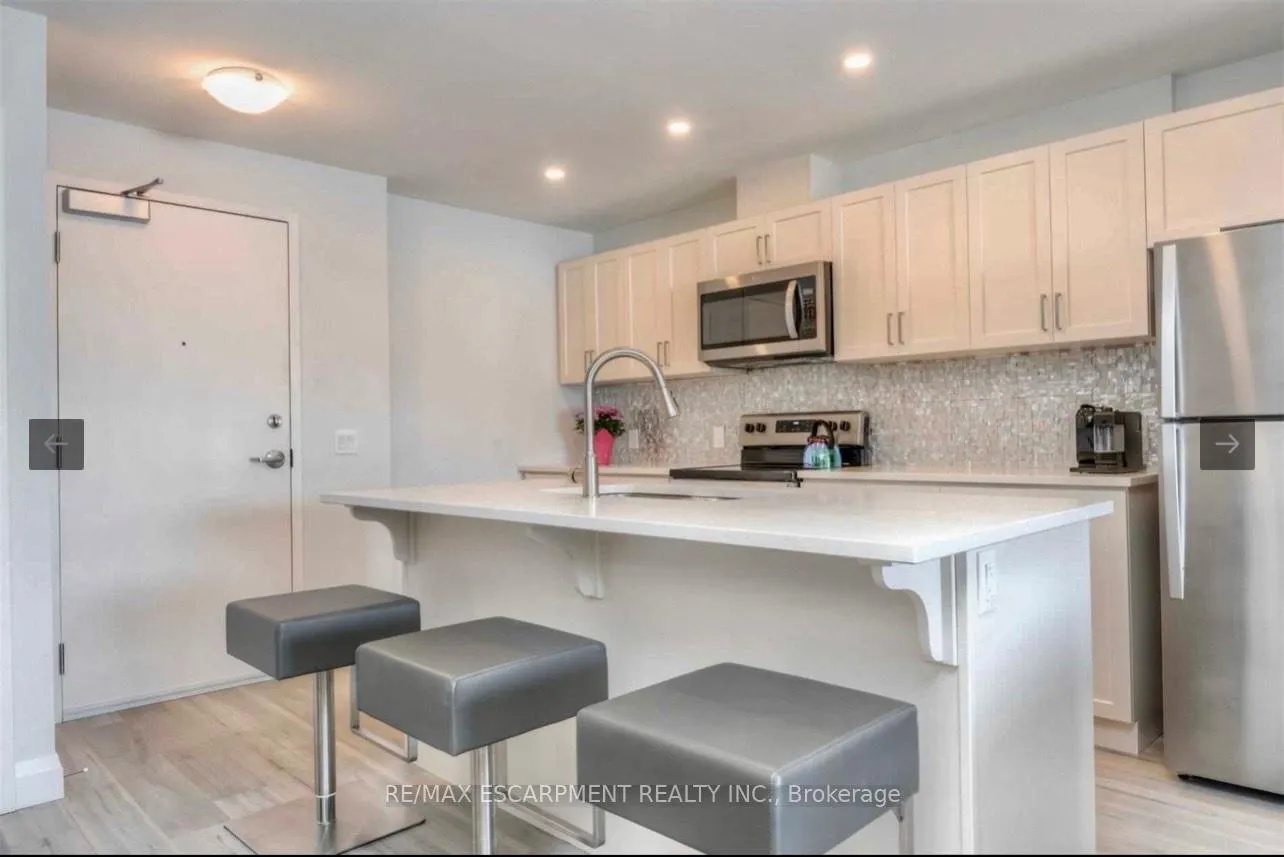 Photo 15 of Unit 210, 5 Wake Robin Drive, Kitchener, Larentian West — HOMEH