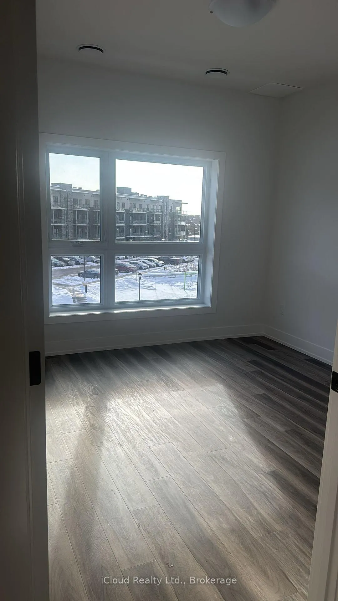 Photo 4 of Unit 417, 1100 Lackner Place, Kitchener — HOMEH