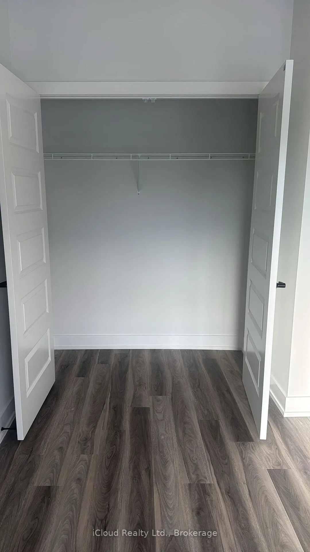 Photo 5 of Unit 417, 1100 Lackner Place, Kitchener — HOMEH