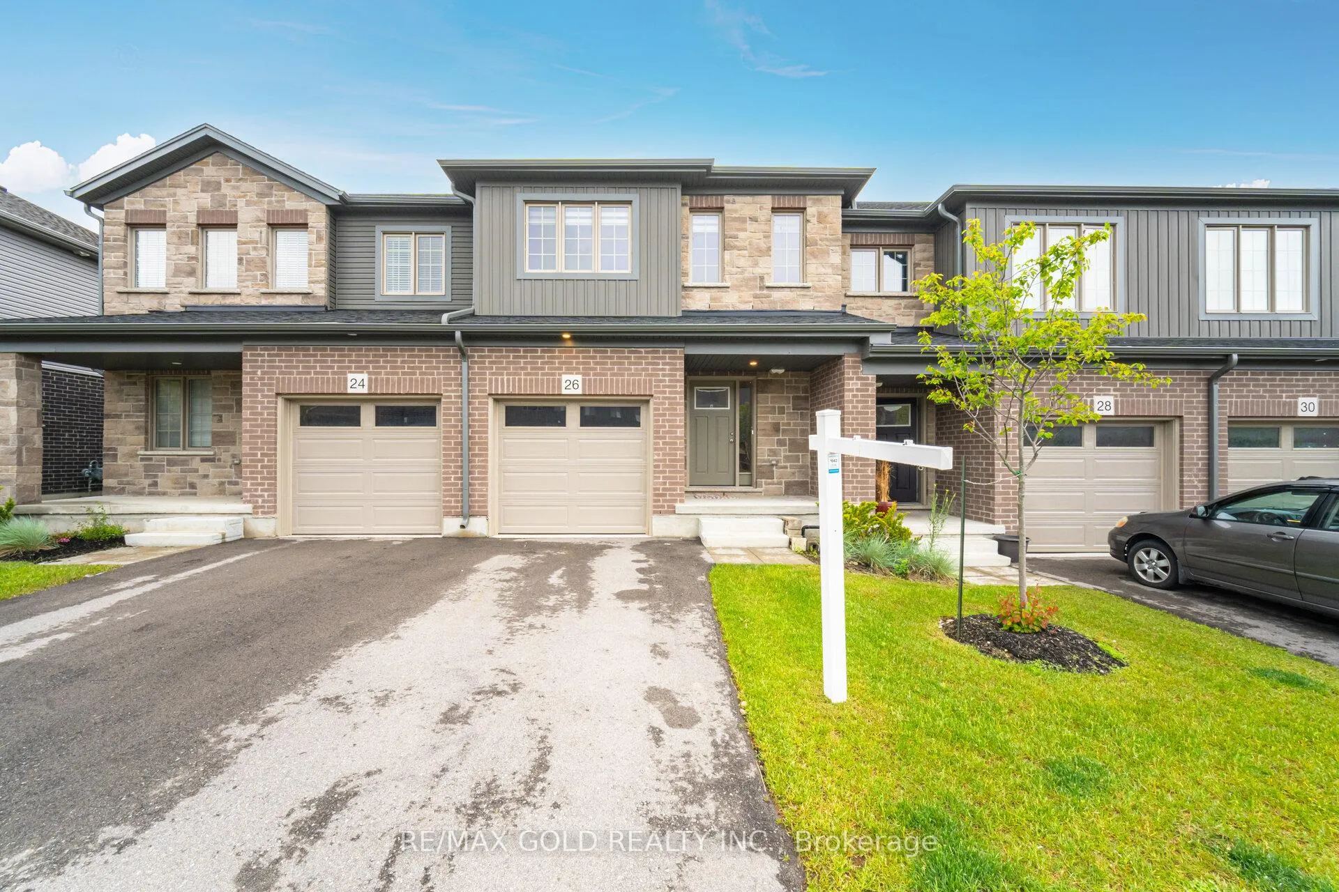 Photo 2 of 26 West Mill Street, North Dumfries — HOMEH