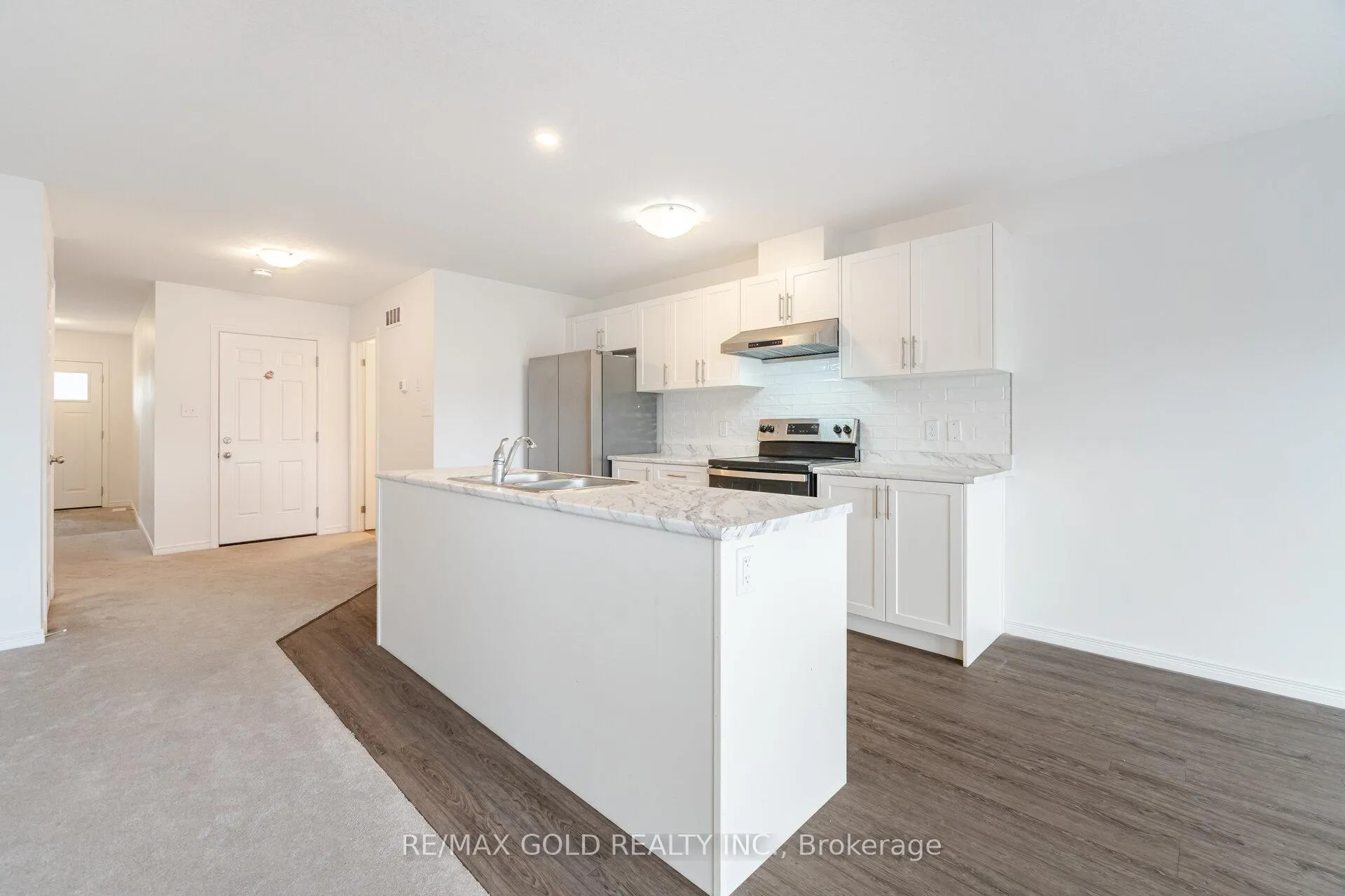 Photo 10 of 26 West Mill Street, North Dumfries — HOMEH