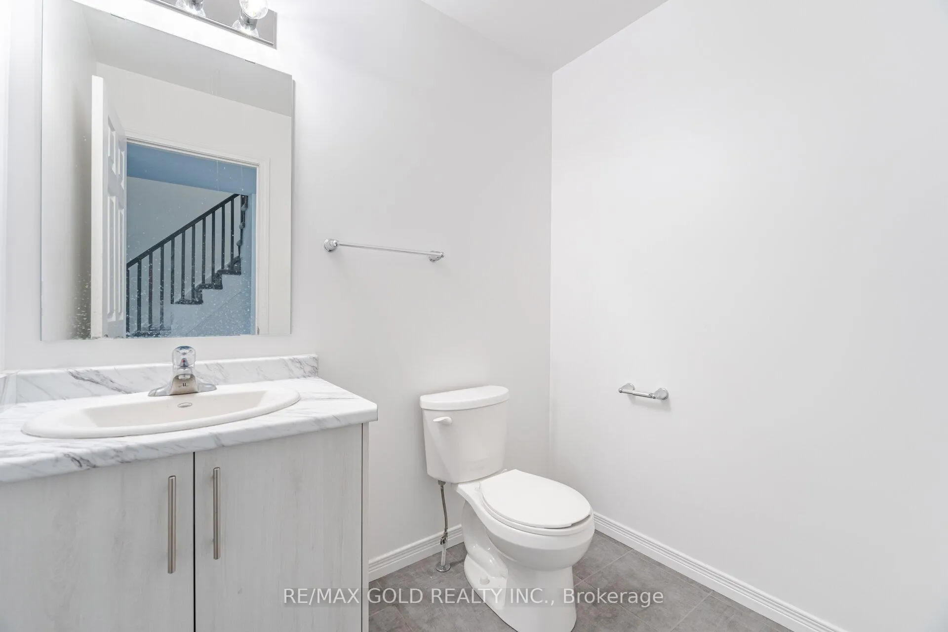 Photo 18 of 26 West Mill Street, North Dumfries — HOMEH