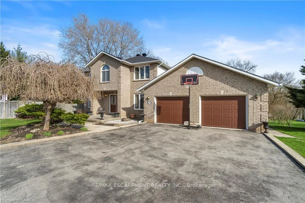 Photo 2 of 266 Sumach Drive, Burlington, Bayview — HOMEH