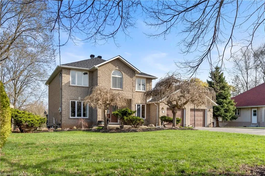 Photo 3 of 266 Sumach Drive, Burlington, Bayview — HOMEH