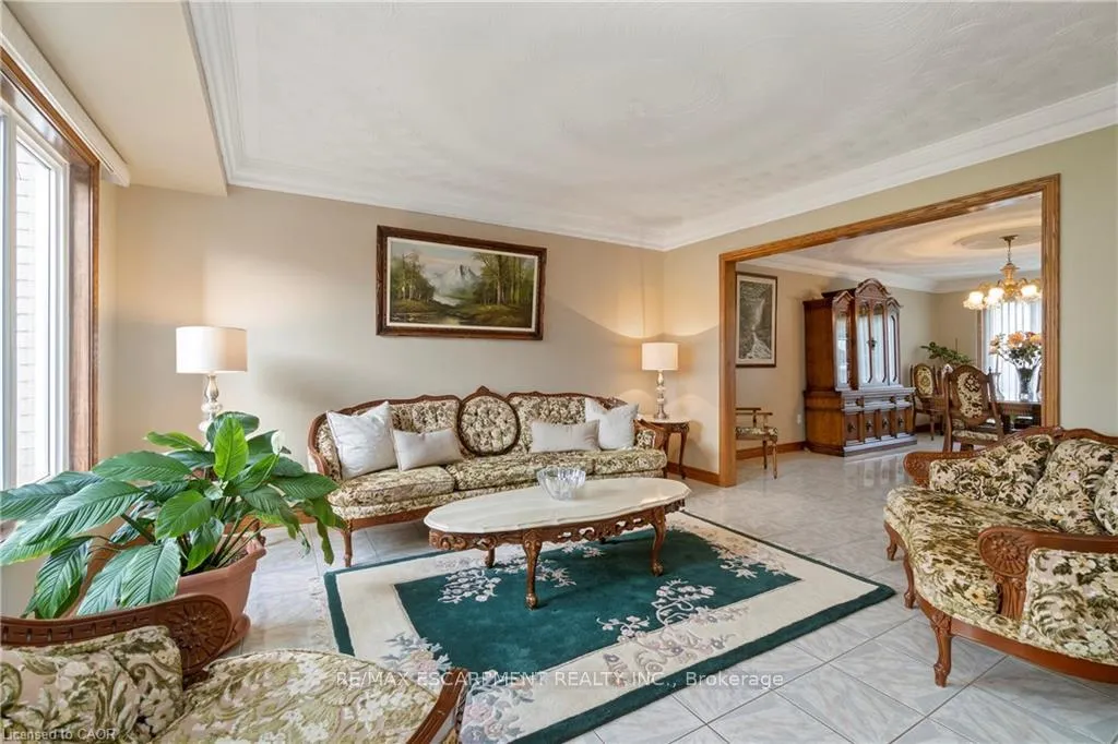 Photo 7 of 266 Sumach Drive, Burlington, Bayview — HOMEH
