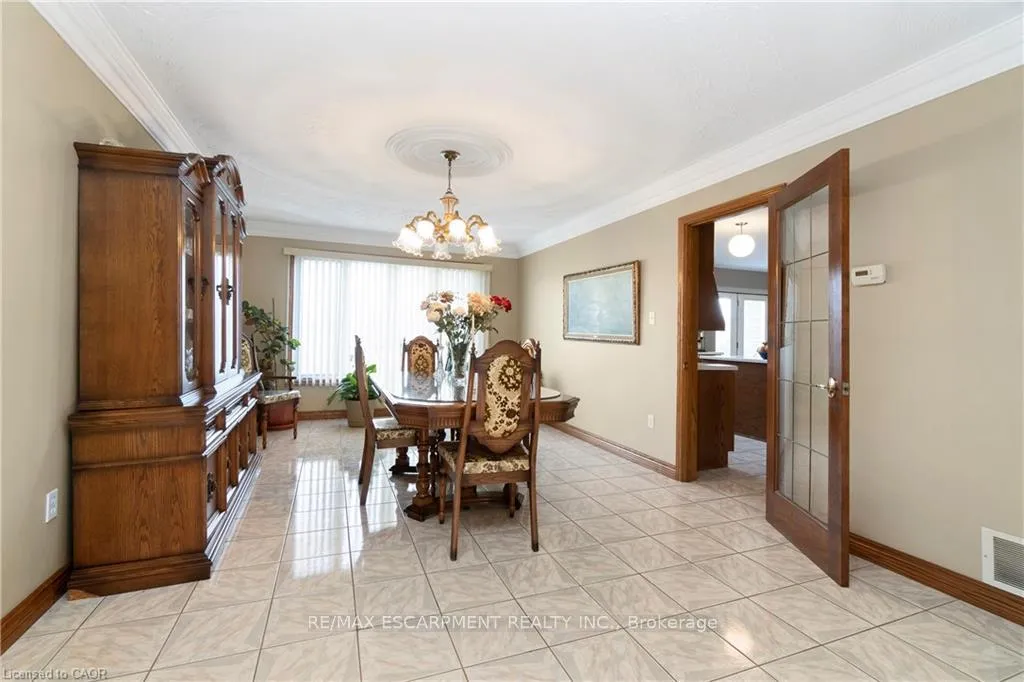 Photo 8 of 266 Sumach Drive, Burlington, Bayview — HOMEH