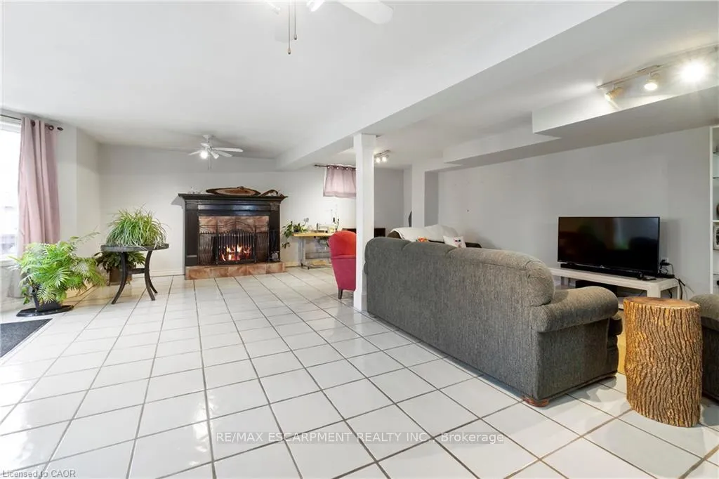 Photo 29 of 266 Sumach Drive, Burlington, Bayview — HOMEH