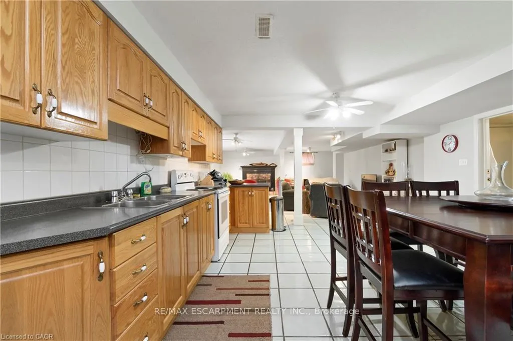 Photo 33 of 266 Sumach Drive, Burlington, Bayview — HOMEH