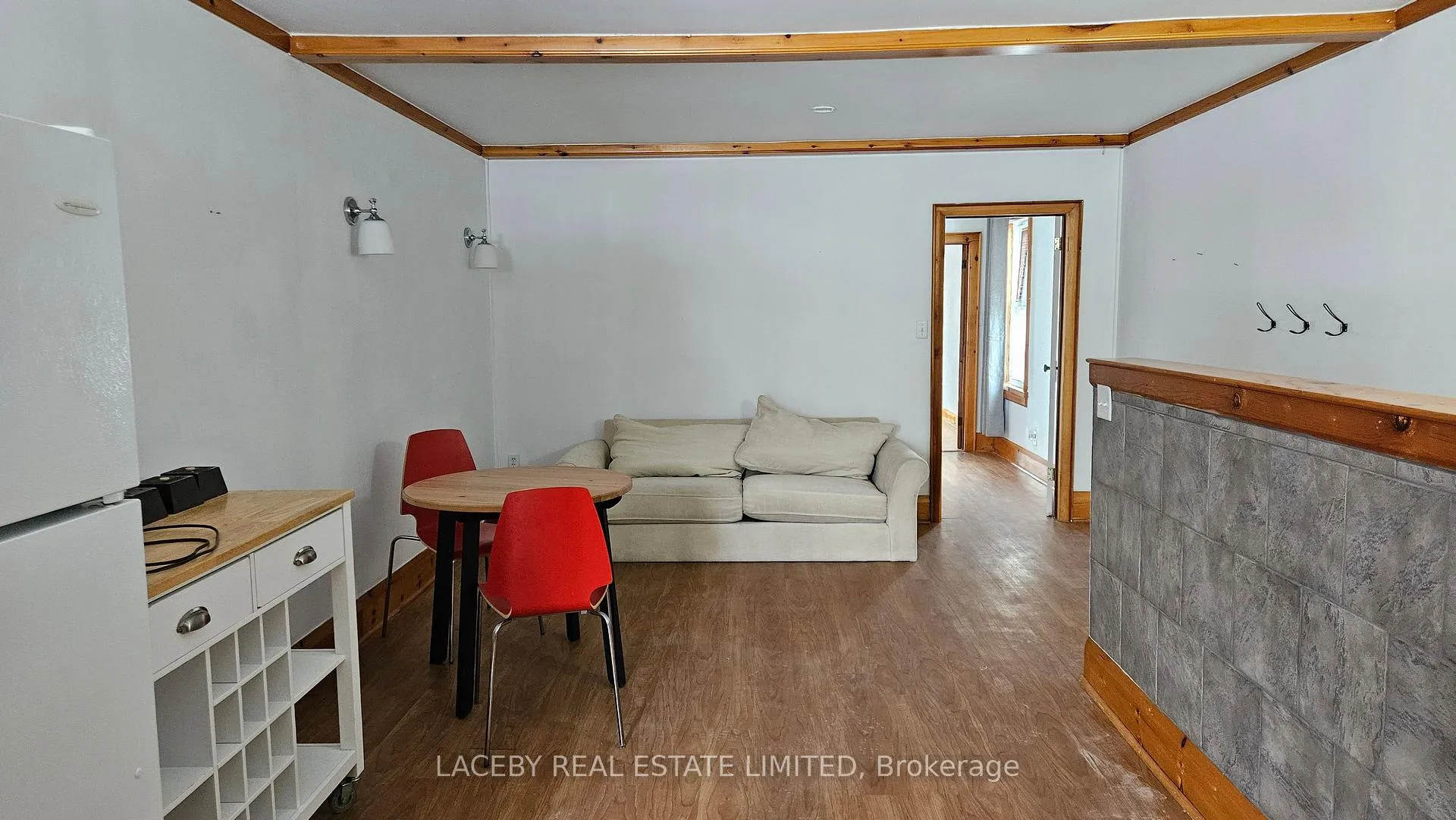 Photo 6 of Unit 5, 250 Main Street, King, Schomberg — HOMEH