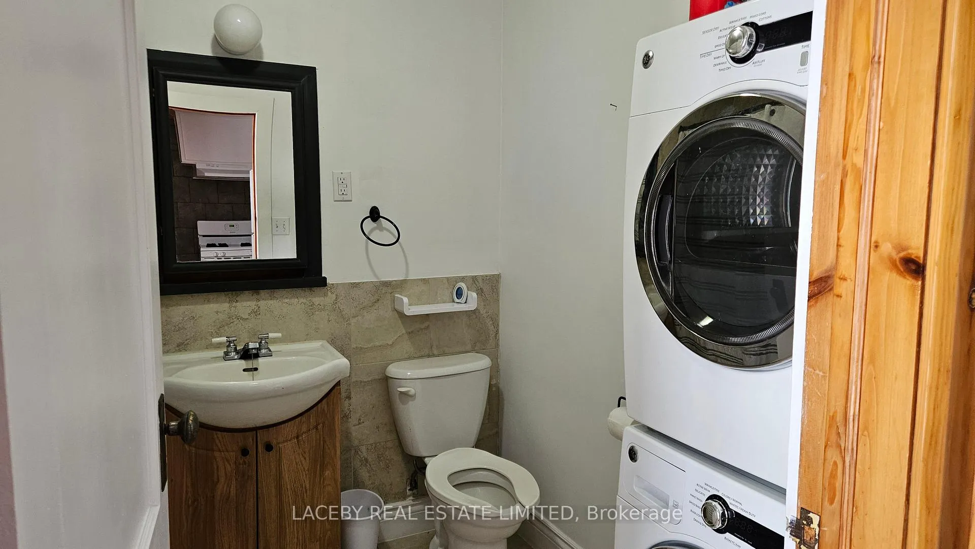 Photo 9 of Unit 5, 250 Main Street, King, Schomberg — HOMEH