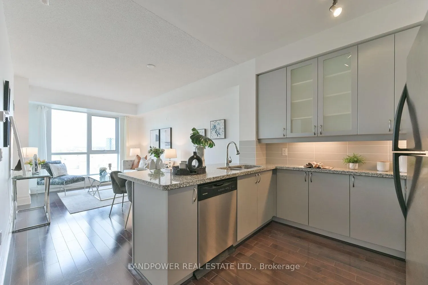 Photo 2 of Unit 711, 1 Upper Duke Crescent, Markham, Unionville — HOMEH