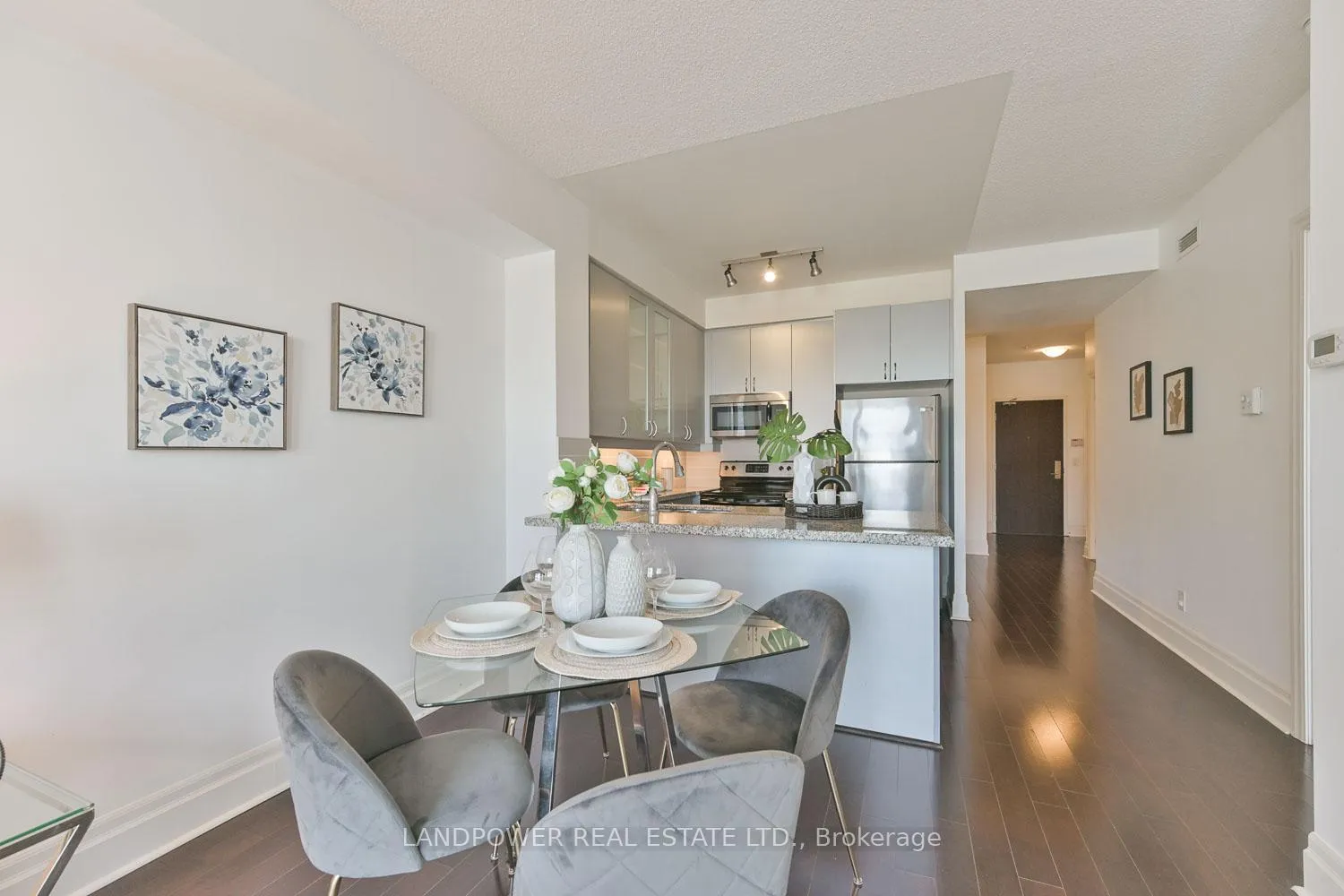 Photo 3 of Unit 711, 1 Upper Duke Crescent, Markham, Unionville — HOMEH