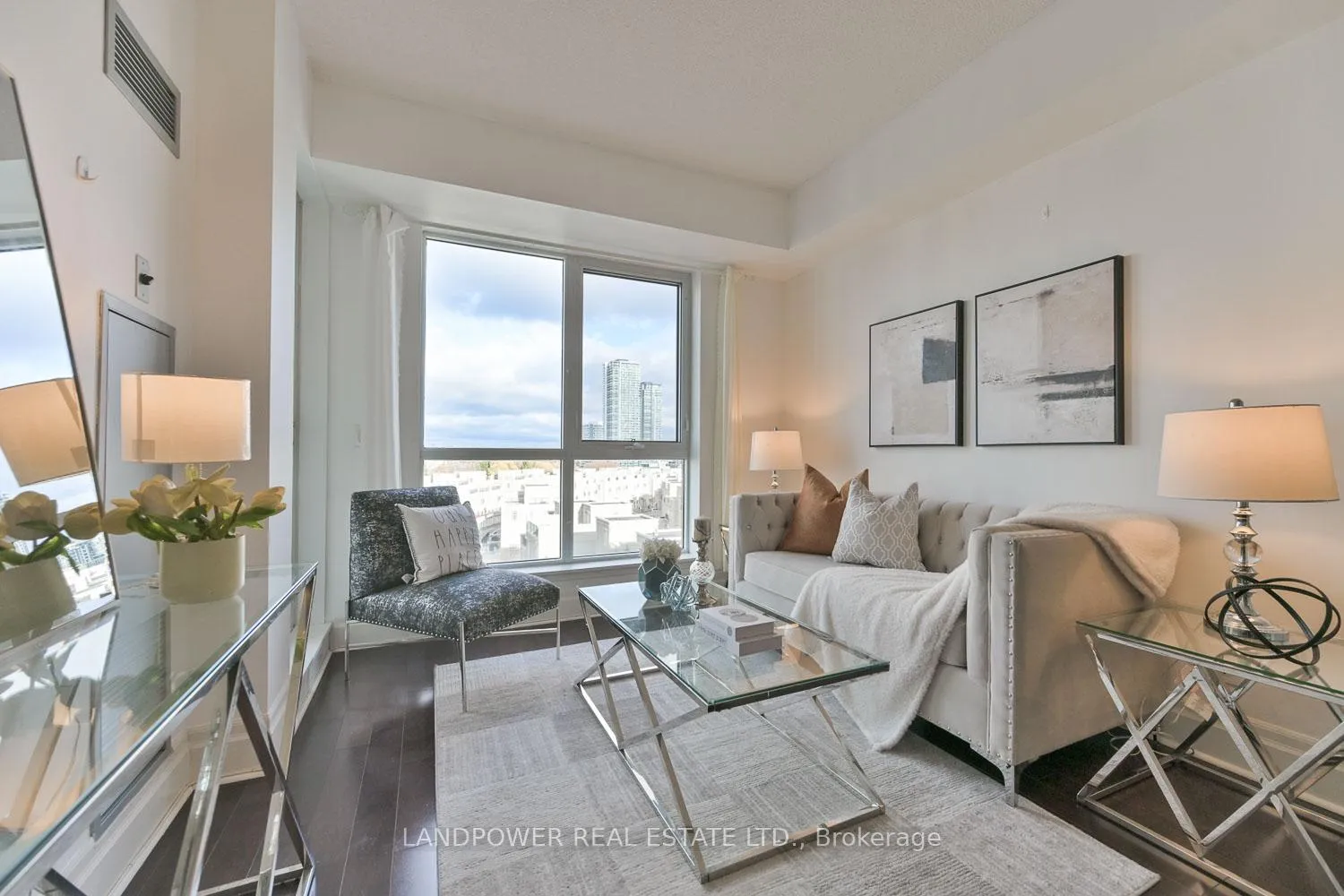 Photo 5 of Unit 711, 1 Upper Duke Crescent, Markham, Unionville — HOMEH