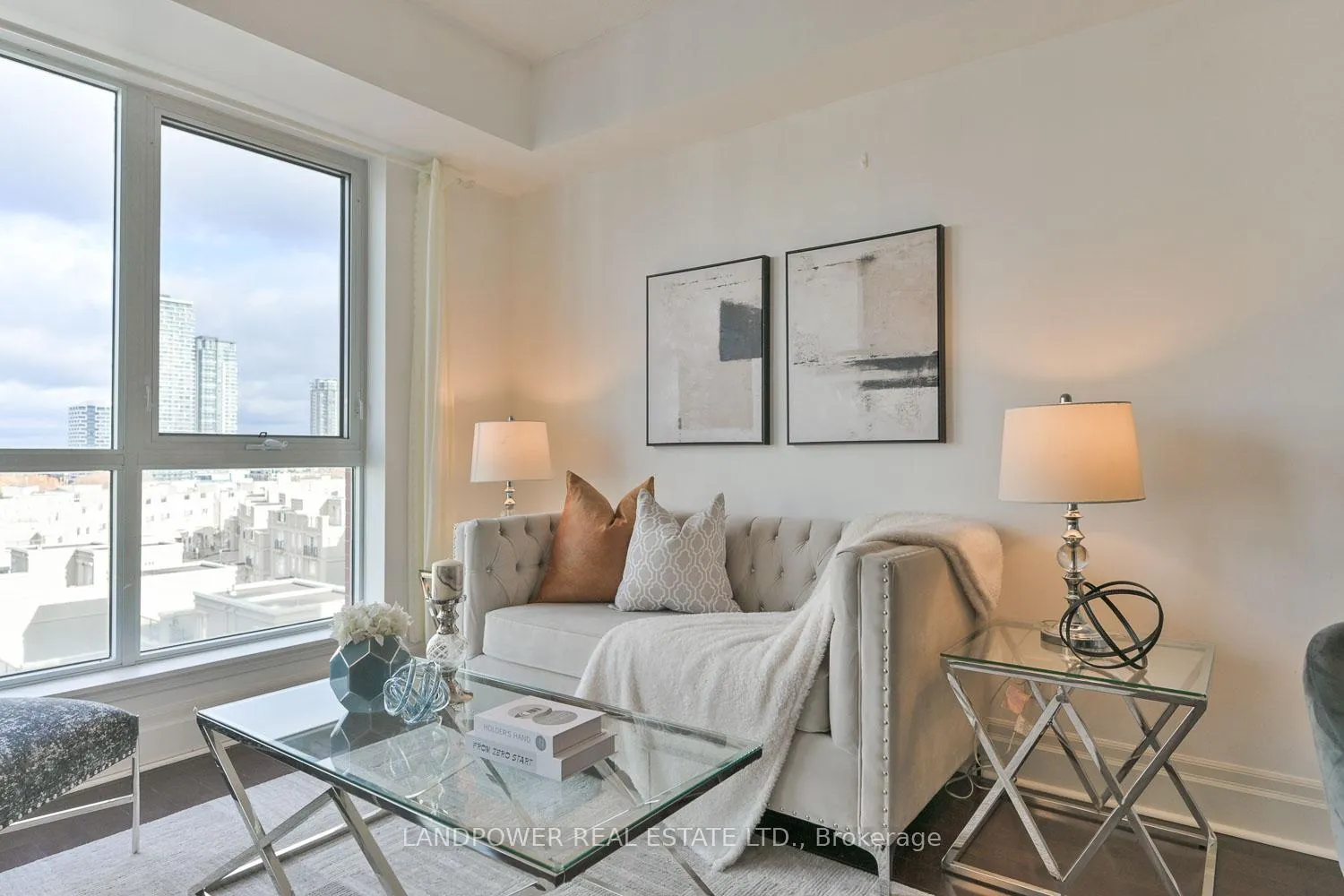 Photo 6 of Unit 711, 1 Upper Duke Crescent, Markham, Unionville — HOMEH