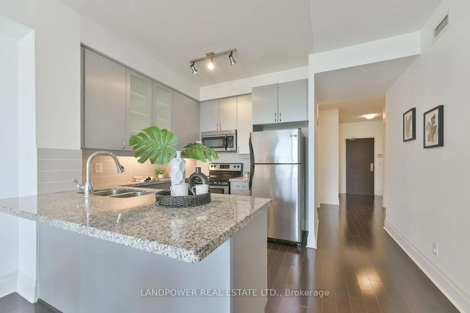 Photo 13 of Unit 711, 1 Upper Duke Crescent, Markham, Unionville — HOMEH