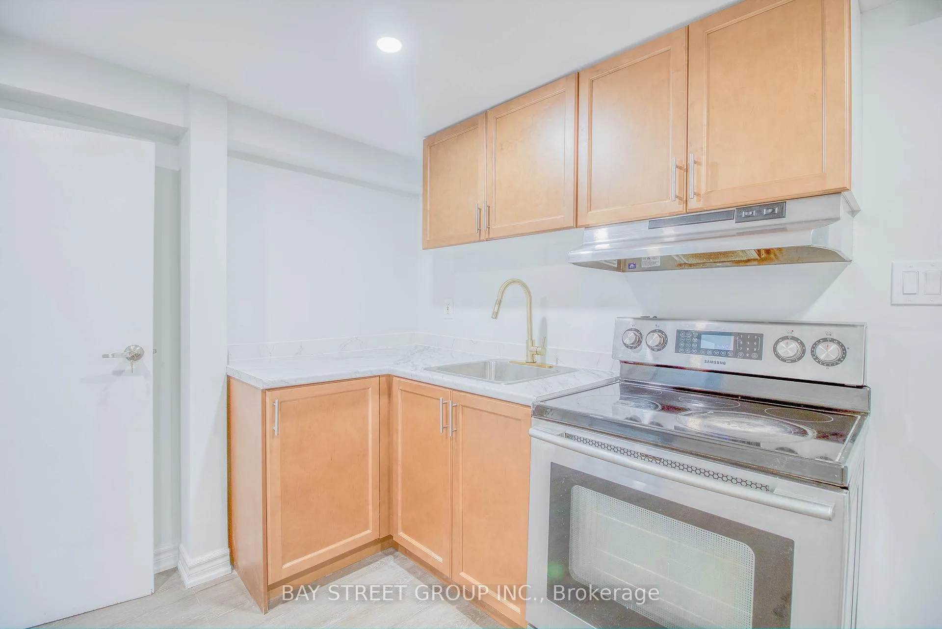 Photo 1 of Unit Basement #1, 65 Davis Road N, Aurora, Aurora Highlands — HOMEH