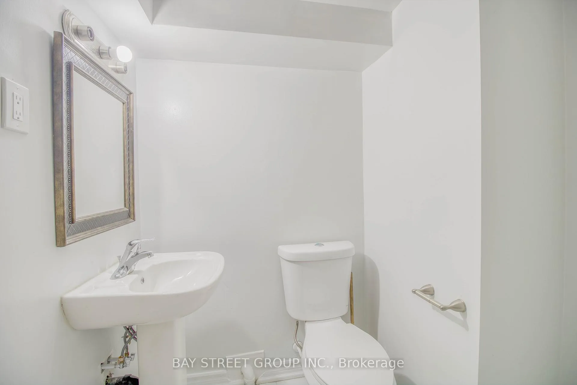 Photo 8 of Unit Basement #1, 65 Davis Road N, Aurora, Aurora Highlands — HOMEH