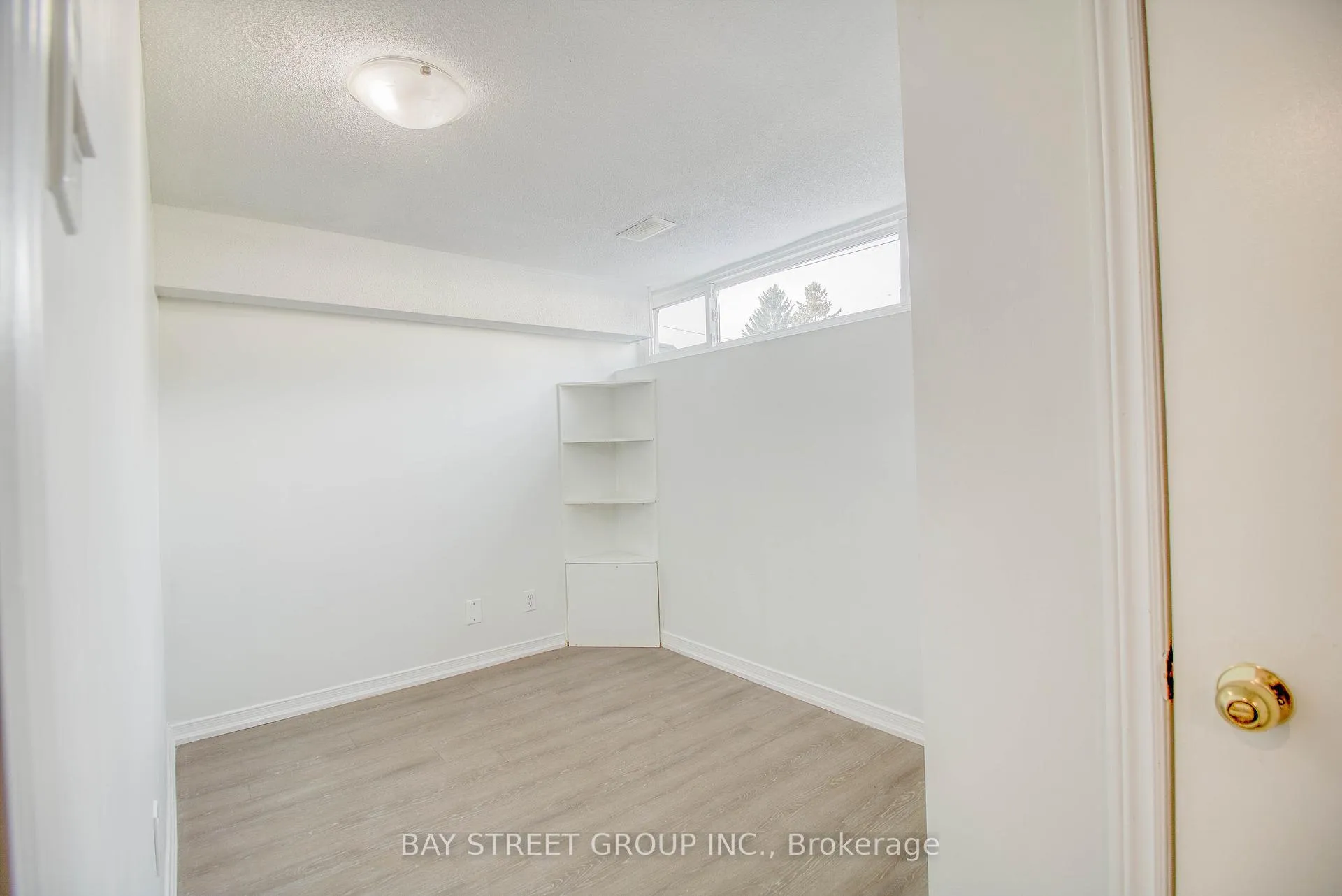 Photo 12 of Unit Basement #1, 65 Davis Road N, Aurora, Aurora Highlands — HOMEH