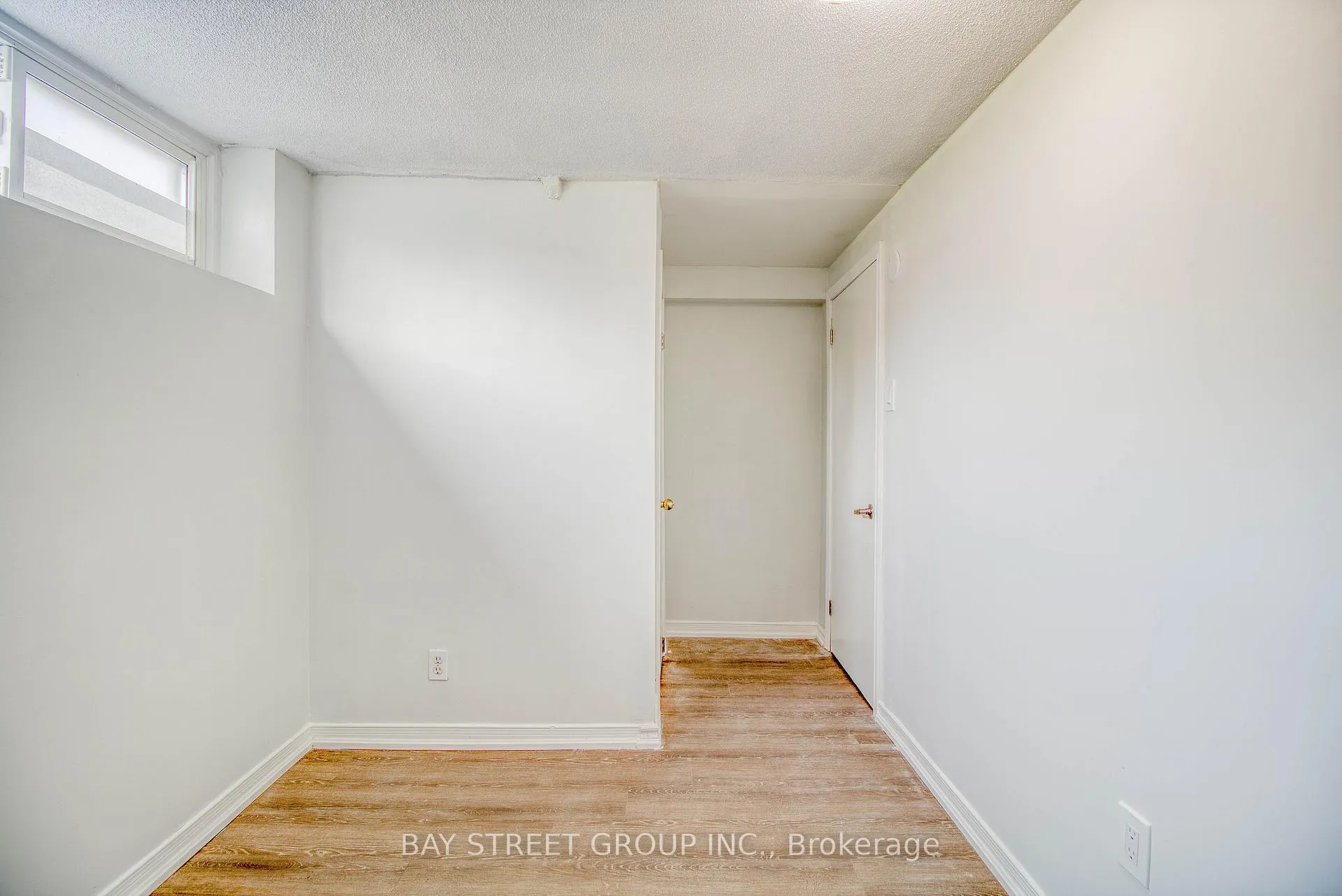 Photo 13 of Unit Basement #1, 65 Davis Road N, Aurora, Aurora Highlands — HOMEH