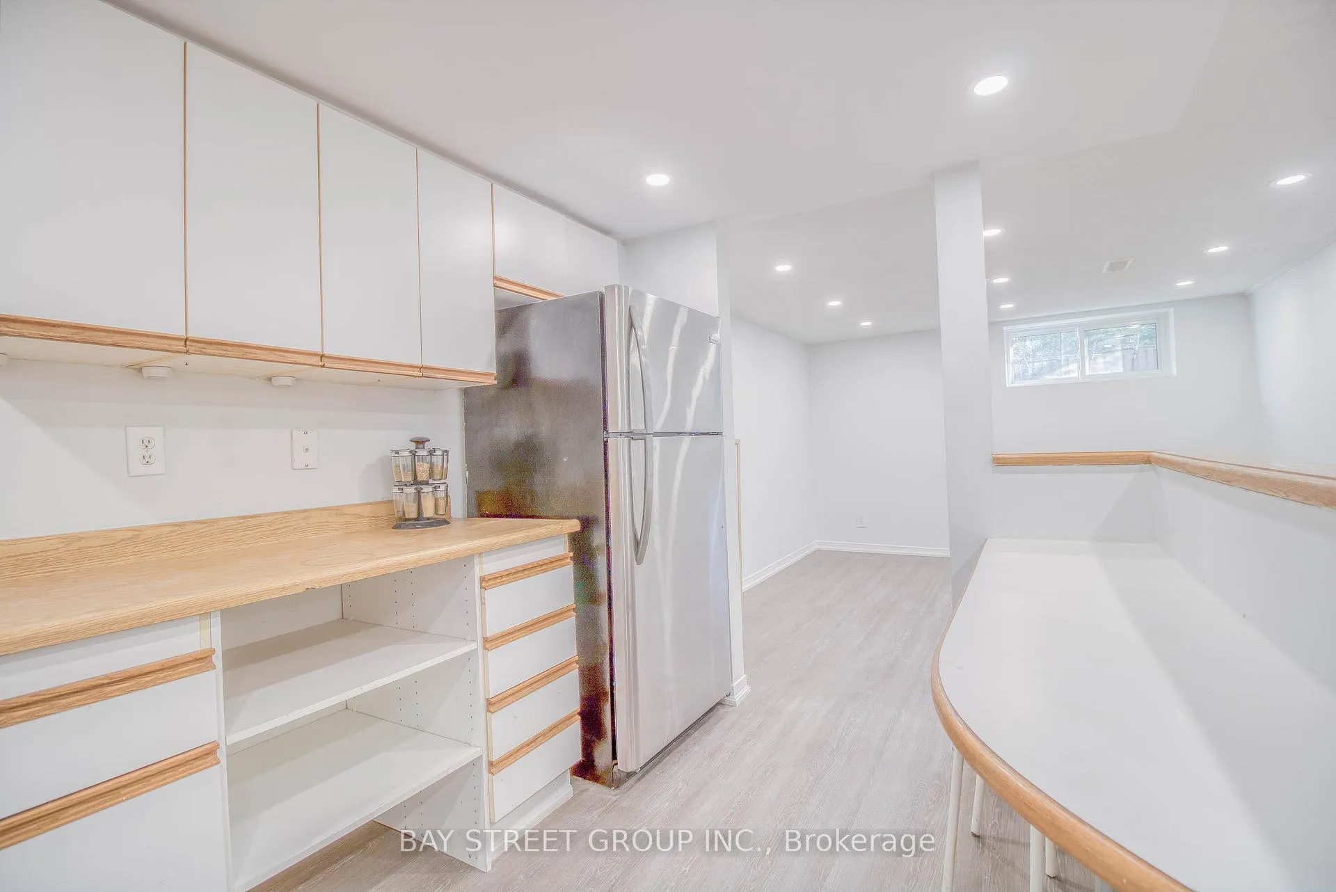 Photo 2 of Unit Basement #2, 65 Davis Road N, Aurora, Aurora Highlands — HOMEH