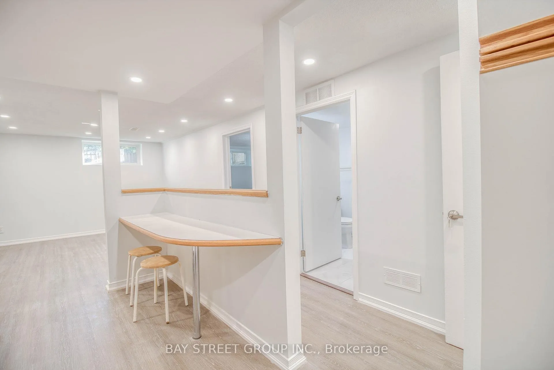 Photo 5 of Unit Basement #2, 65 Davis Road N, Aurora, Aurora Highlands — HOMEH