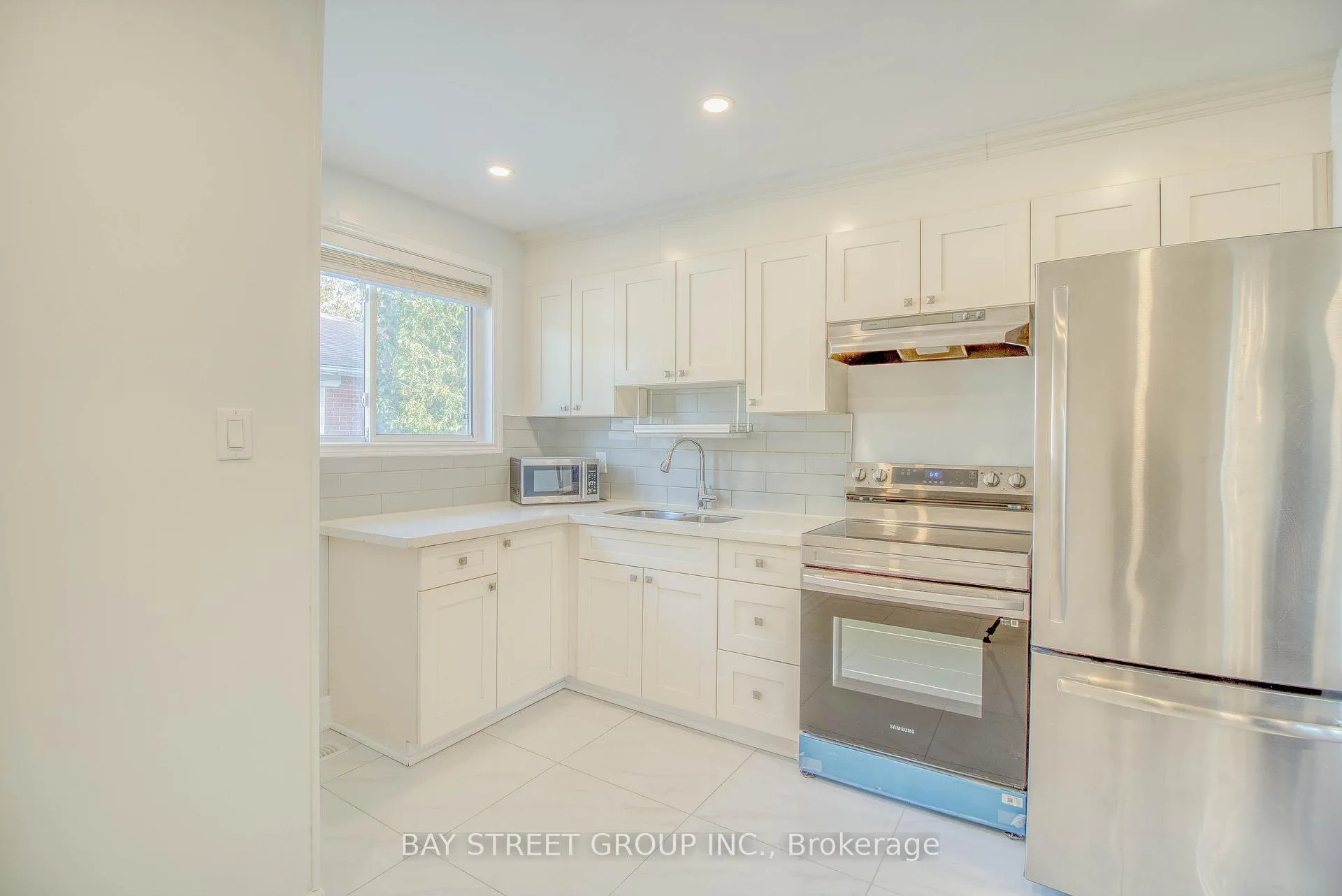 Photo 1 of Unit Main, 65 Davis Road, Aurora, Aurora Highlands — HOMEH