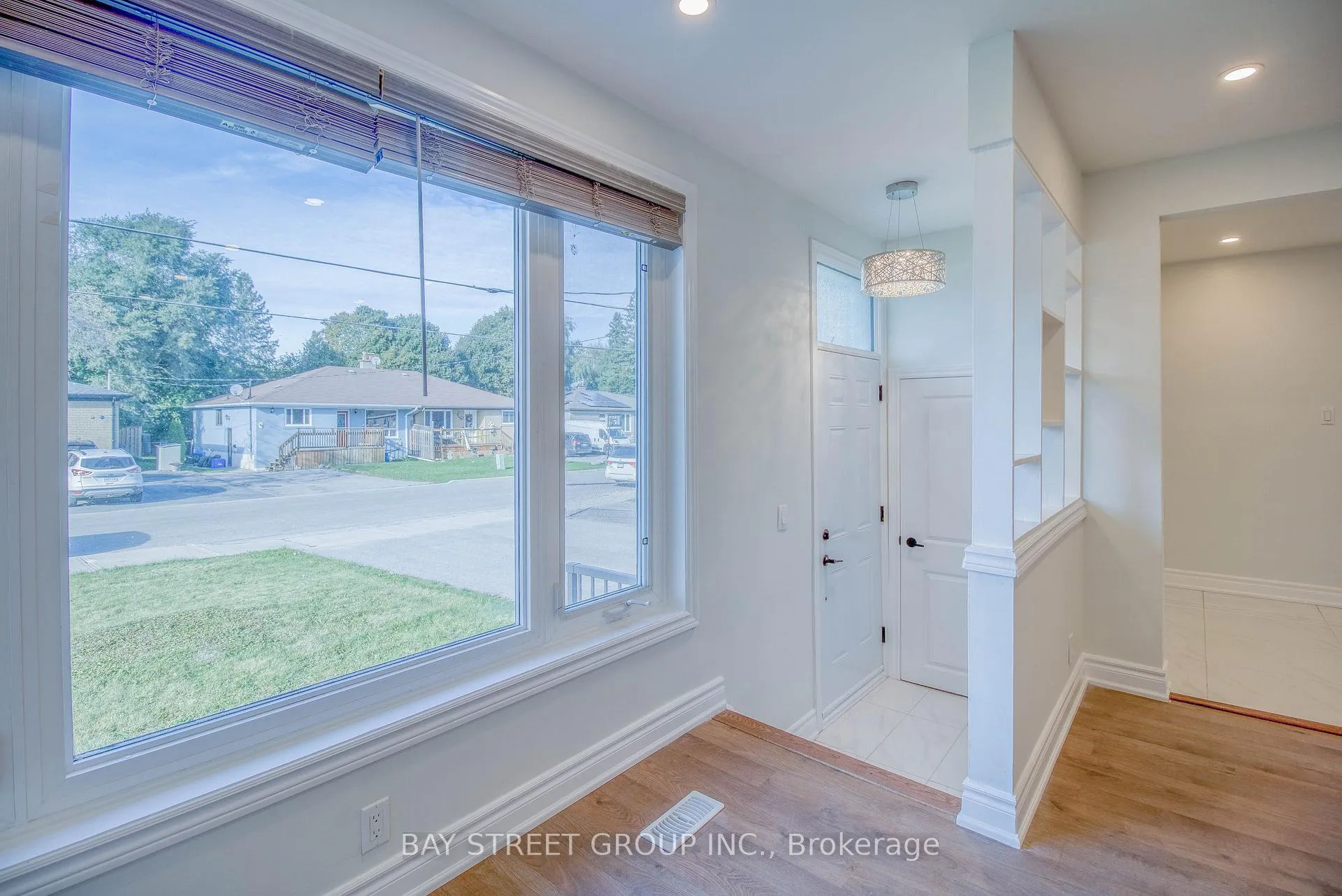 Photo 3 of Unit Main, 65 Davis Road, Aurora, Aurora Highlands — HOMEH