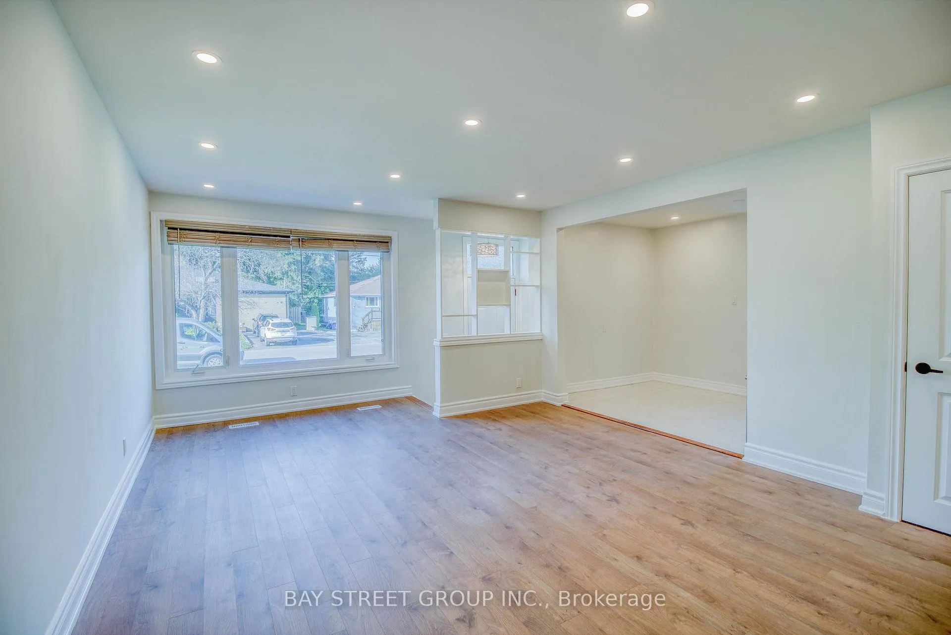 Photo 4 of Unit Main, 65 Davis Road, Aurora, Aurora Highlands — HOMEH