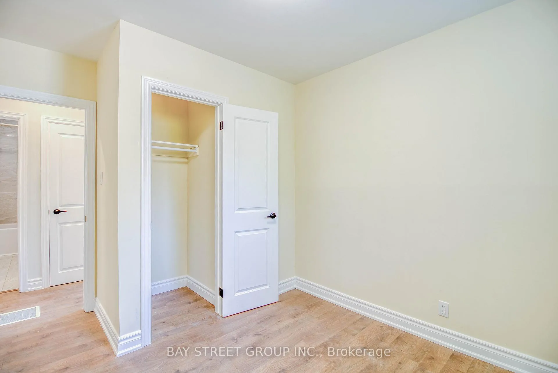 Photo 10 of Unit Main, 65 Davis Road, Aurora, Aurora Highlands — HOMEH