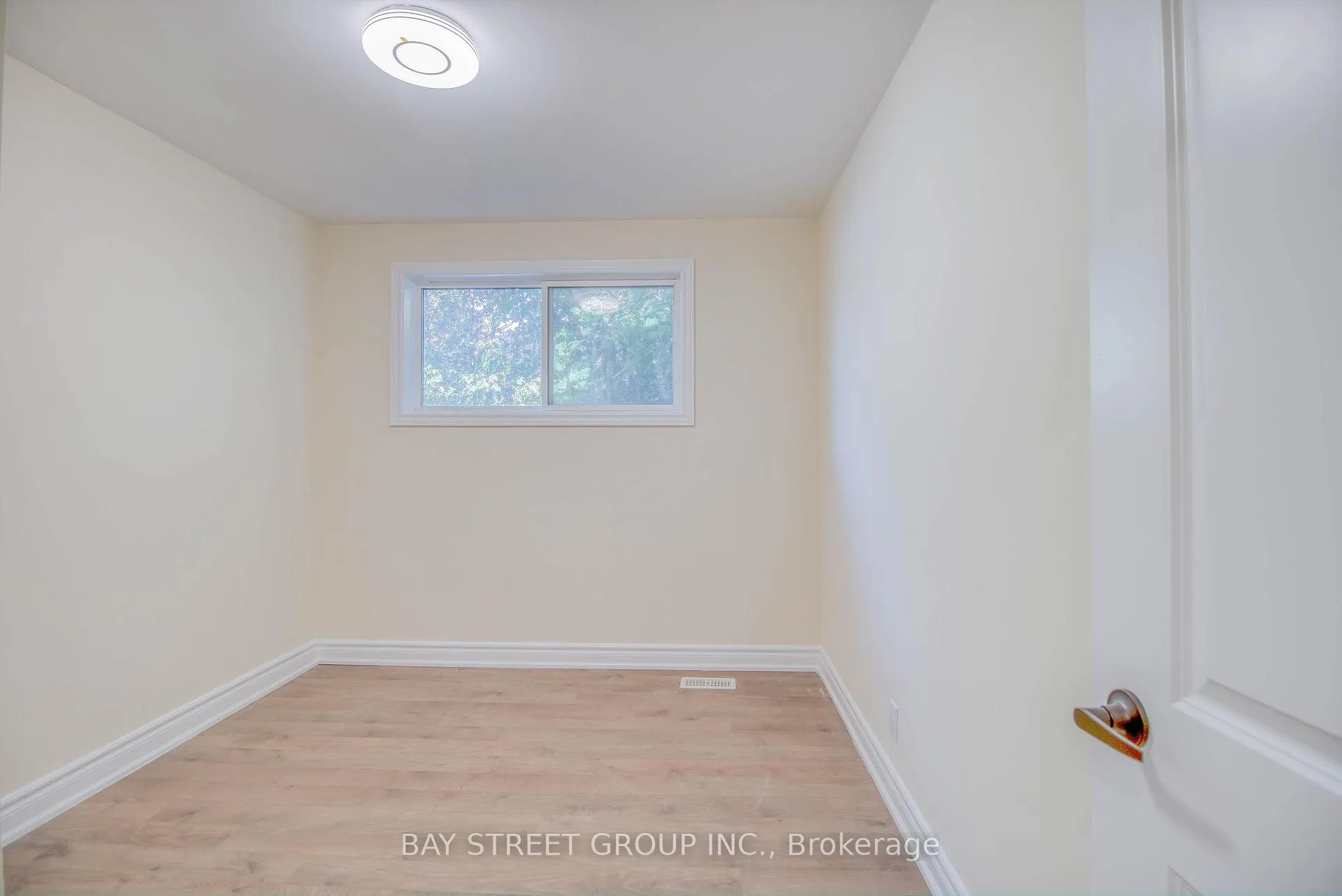 Photo 11 of Unit Main, 65 Davis Road, Aurora, Aurora Highlands — HOMEH