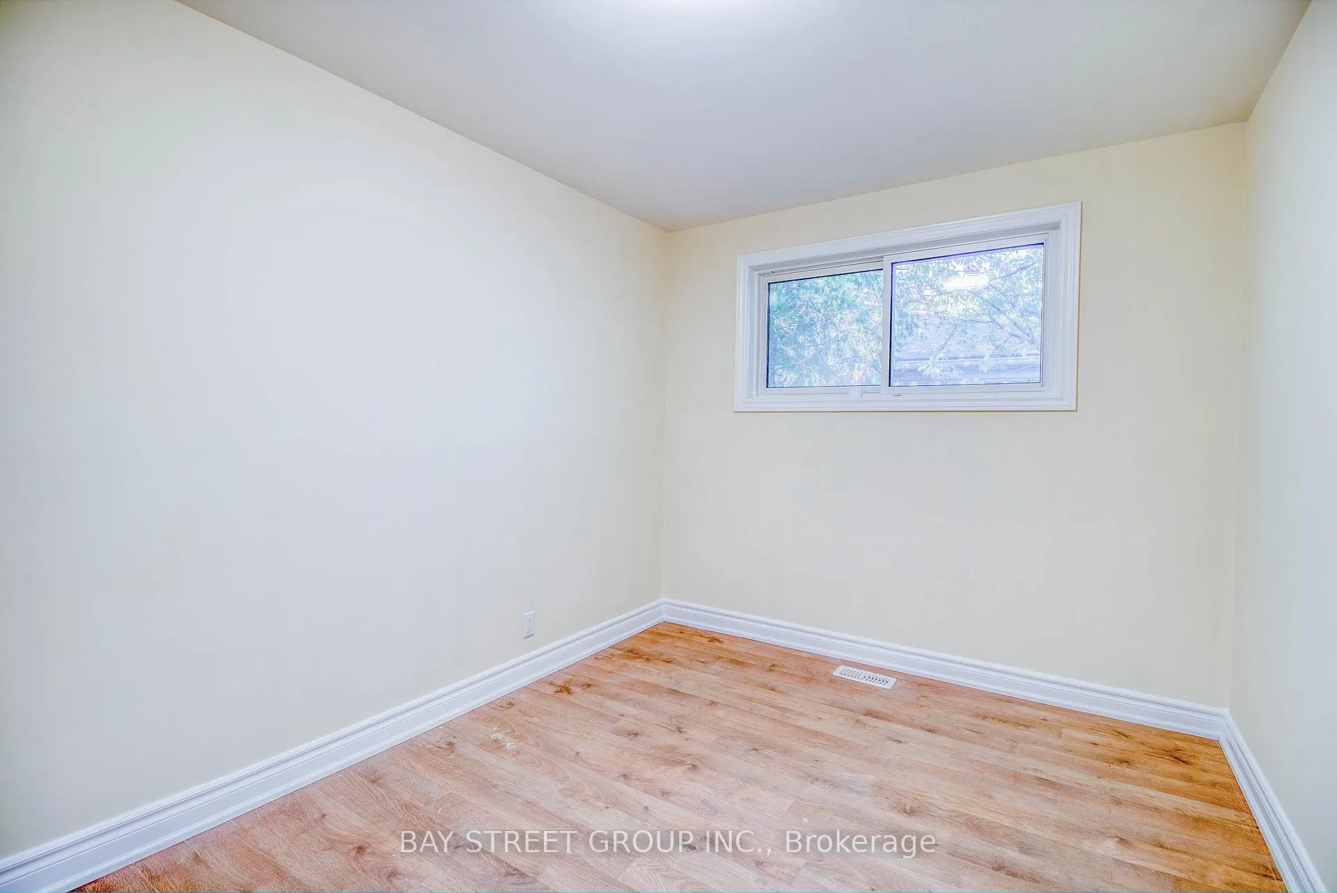 Photo 12 of Unit Main, 65 Davis Road, Aurora, Aurora Highlands — HOMEH