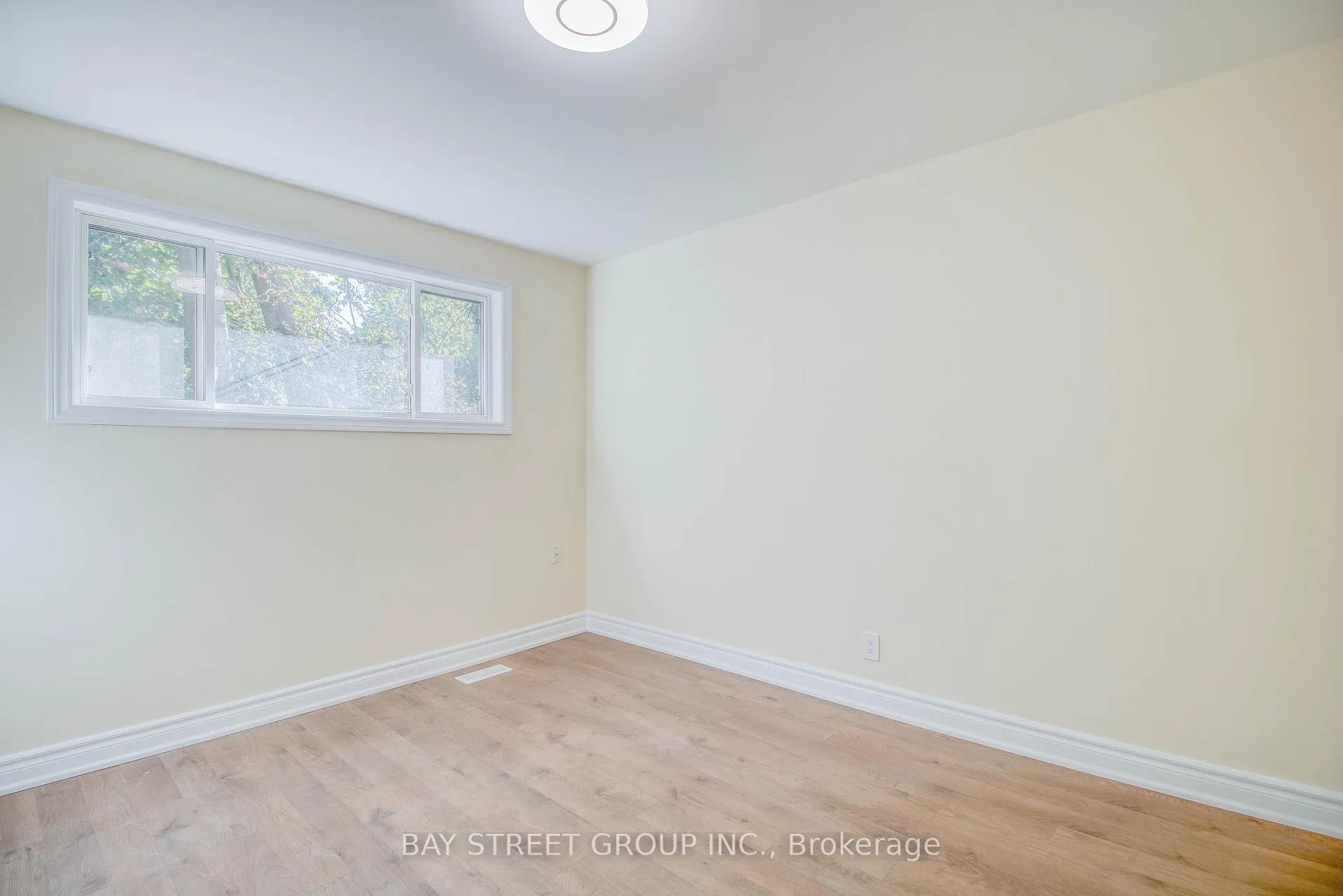 Photo 14 of Unit Main, 65 Davis Road, Aurora, Aurora Highlands — HOMEH