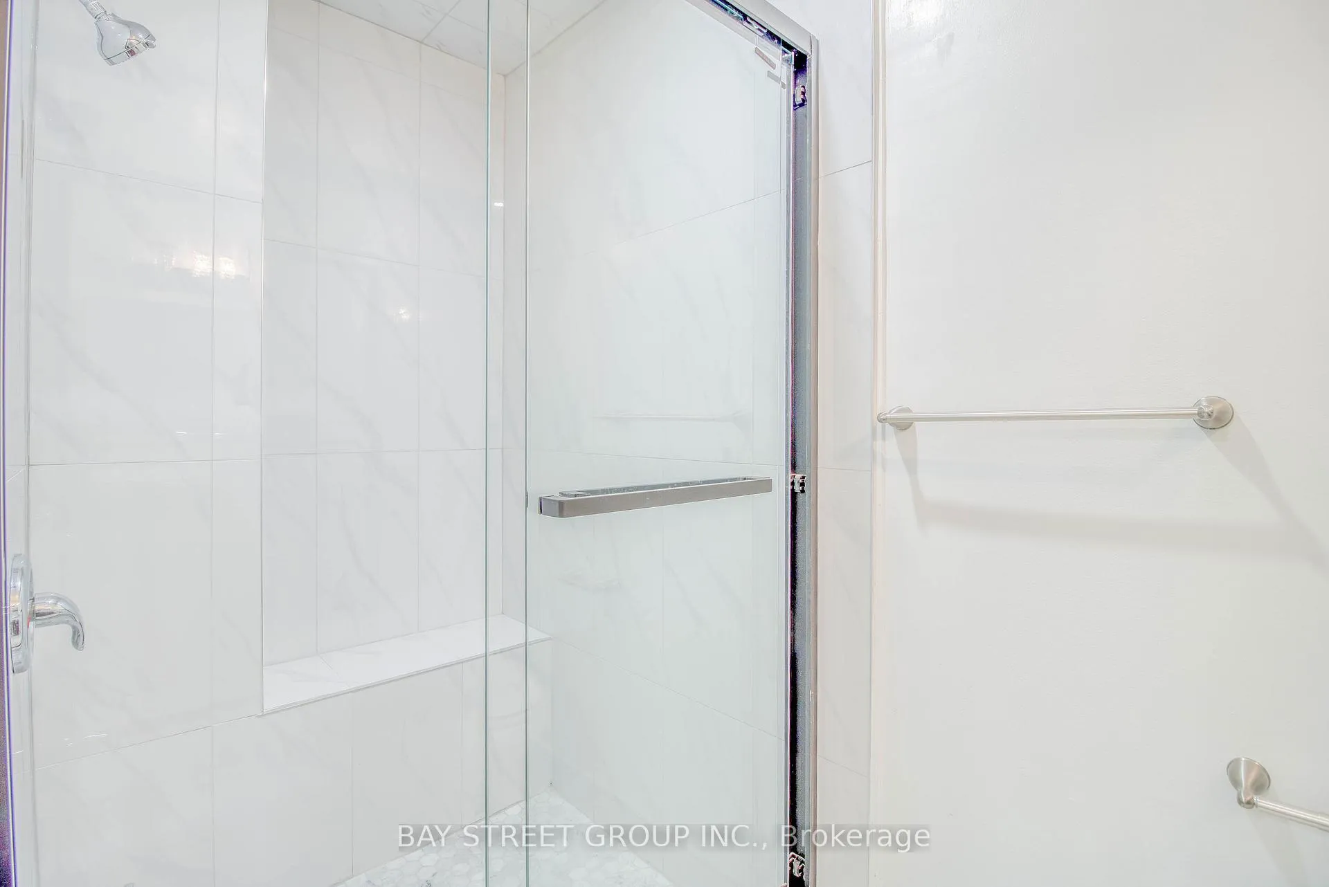 Photo 18 of Unit Main, 65 Davis Road, Aurora, Aurora Highlands — HOMEH
