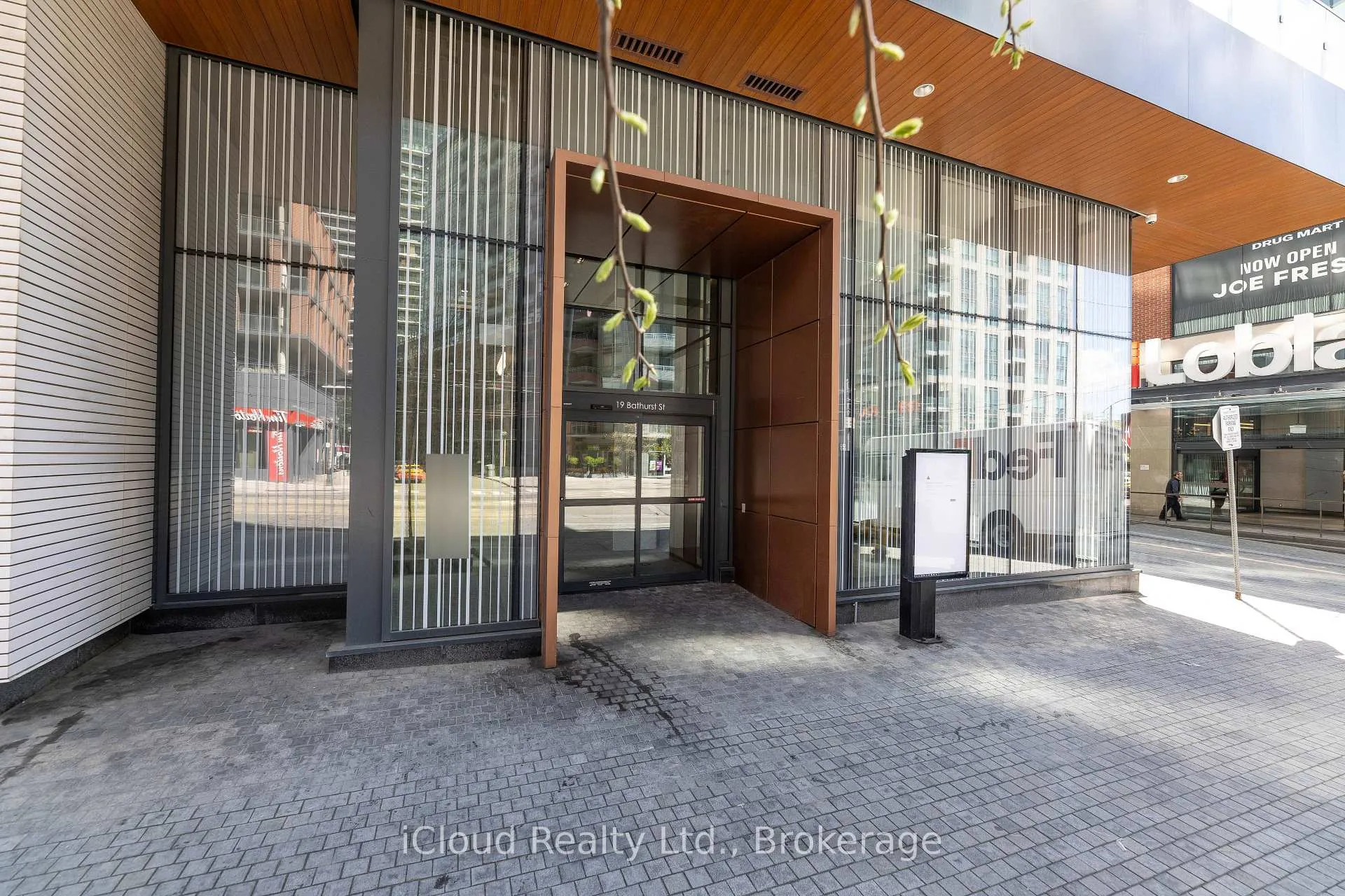Photo 2 of Unit 2311, 19 Bathurst Street, Toronto, Waterfront Communities — HOMEH
