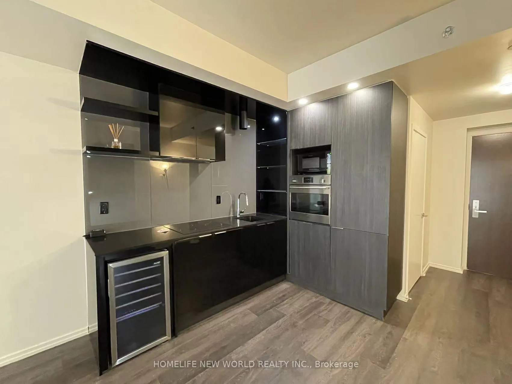 Photo 3 of Unit 1108, 70 Temperance Street, Toronto, Bay Street Corridor — HOMEH