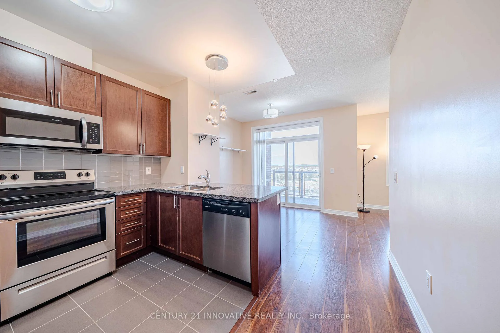 Photo 5 of Unit 806, 7325 Markham Road, Markham, Cedarwood — HOMEH
