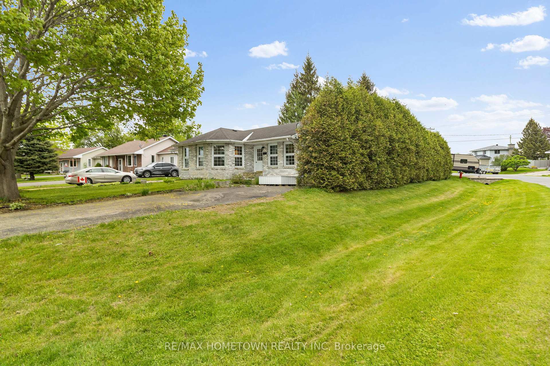 Photo 4 of 5303 Maple Street, Edwardsburgh/Cardinal, Town of Cardinal — HOMEH