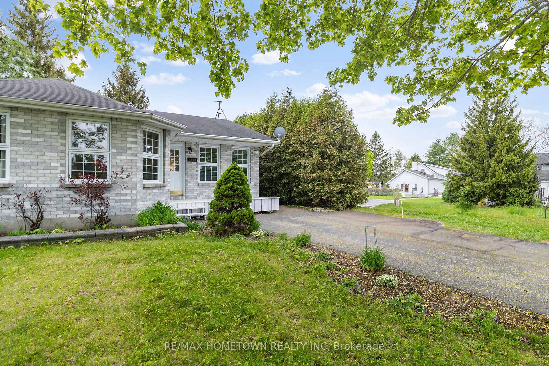 Photo 5 of 5303 Maple Street, Edwardsburgh/Cardinal, Town of Cardinal — HOMEH