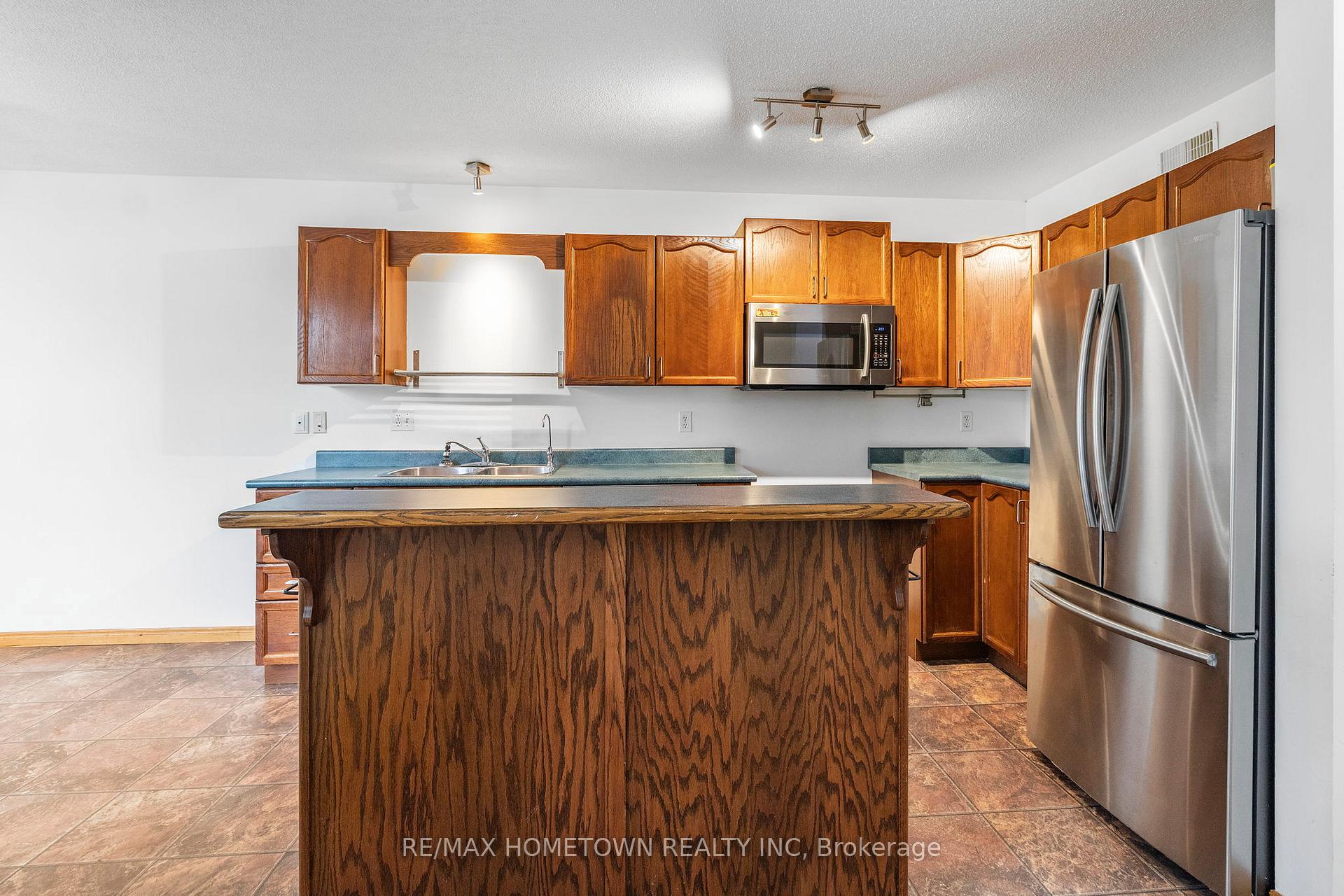 Photo 8 of 5303 Maple Street, Edwardsburgh/Cardinal, Town of Cardinal — HOMEH