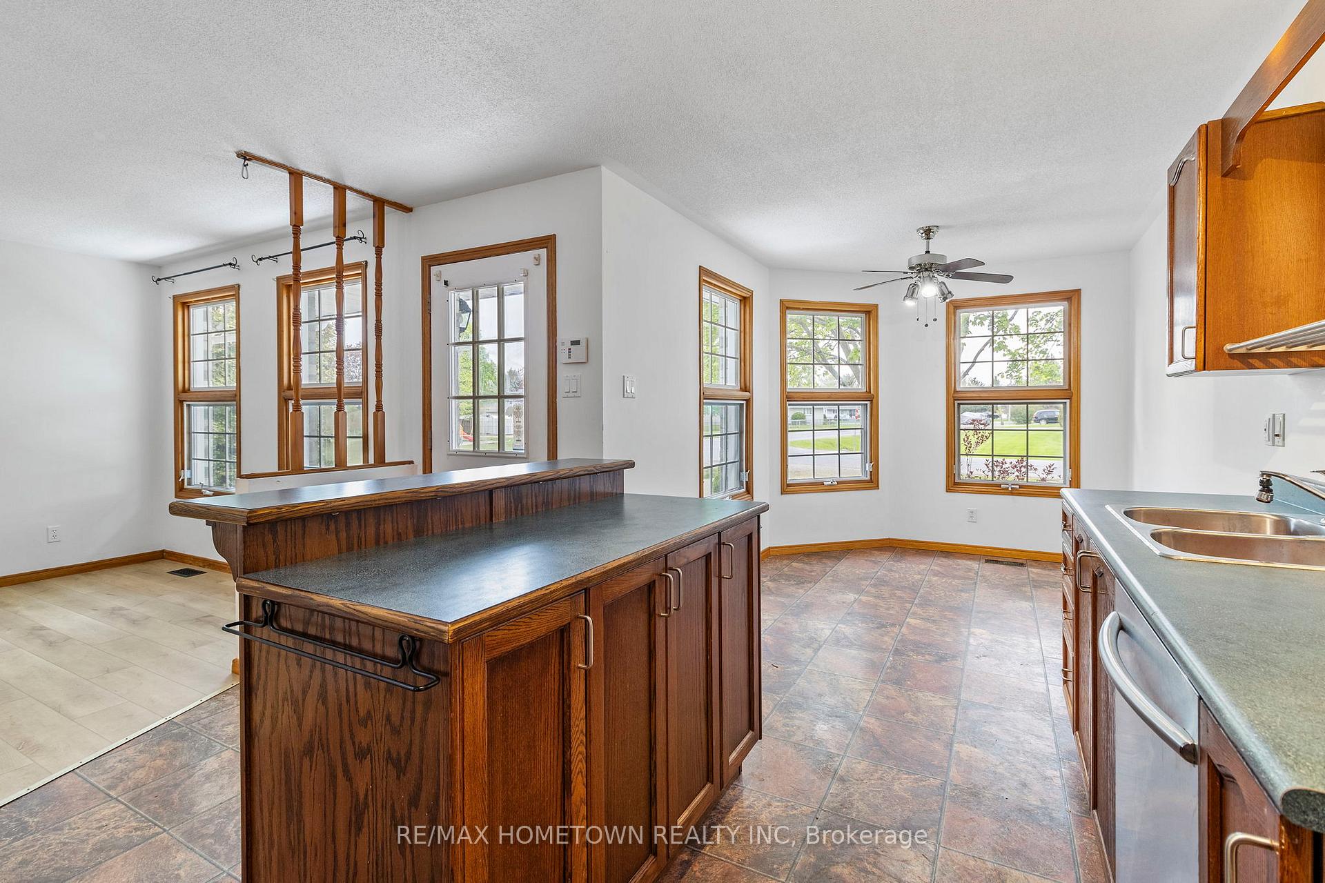 Photo 9 of 5303 Maple Street, Edwardsburgh/Cardinal, Town of Cardinal — HOMEH