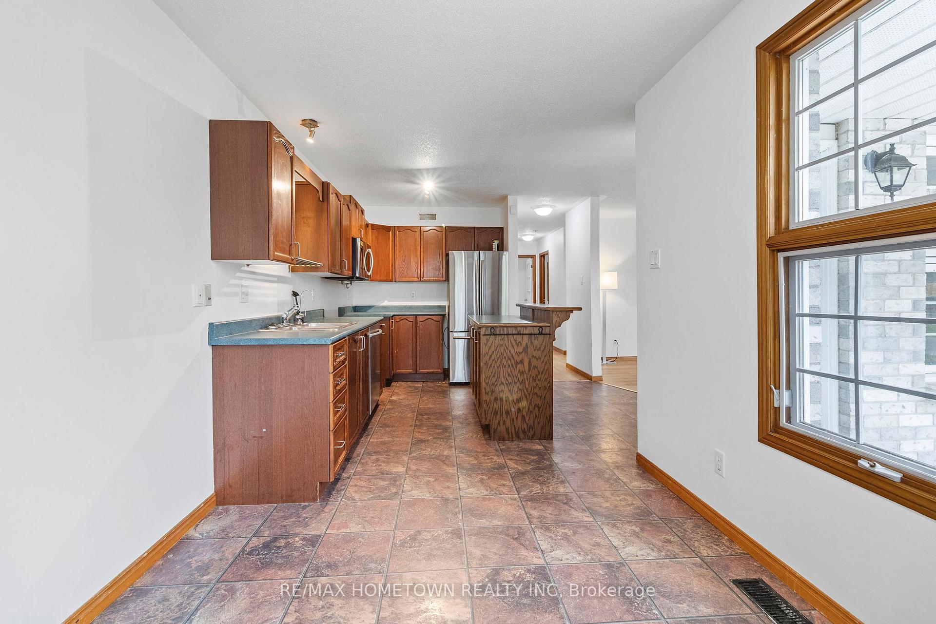Photo 10 of 5303 Maple Street, Edwardsburgh/Cardinal, Town of Cardinal — HOMEH