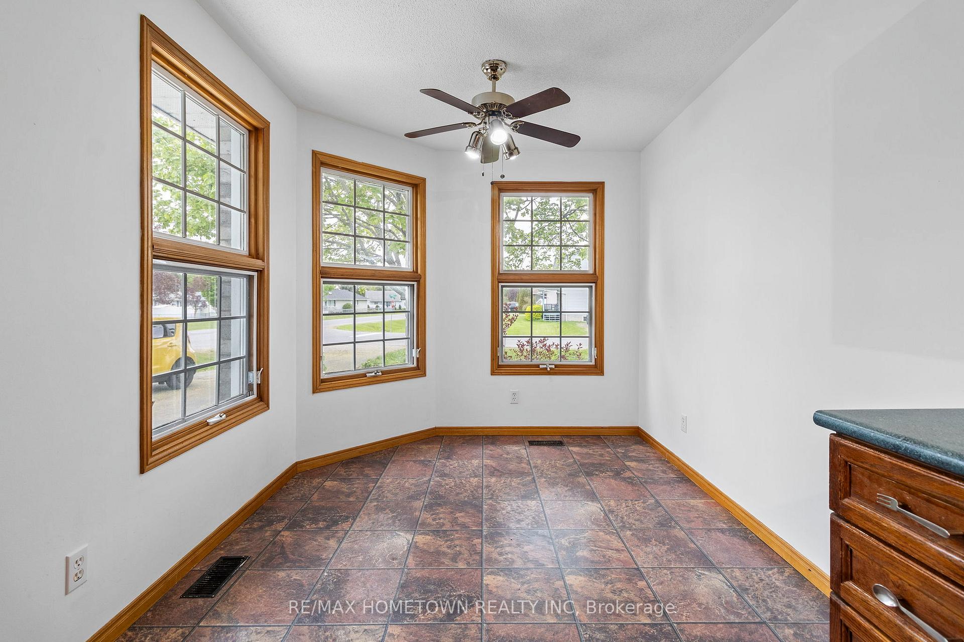 Photo 12 of 5303 Maple Street, Edwardsburgh/Cardinal, Town of Cardinal — HOMEH