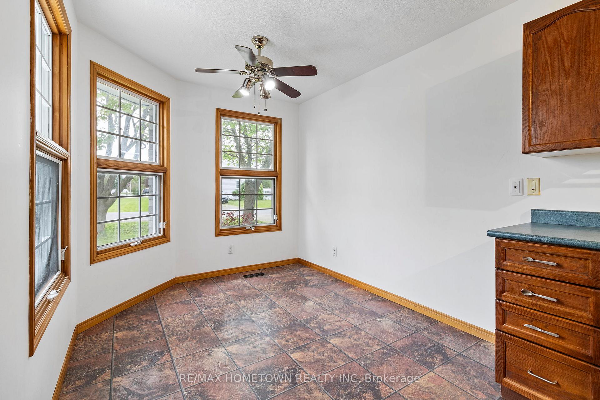Photo 13 of 5303 Maple Street, Edwardsburgh/Cardinal, Town of Cardinal — HOMEH