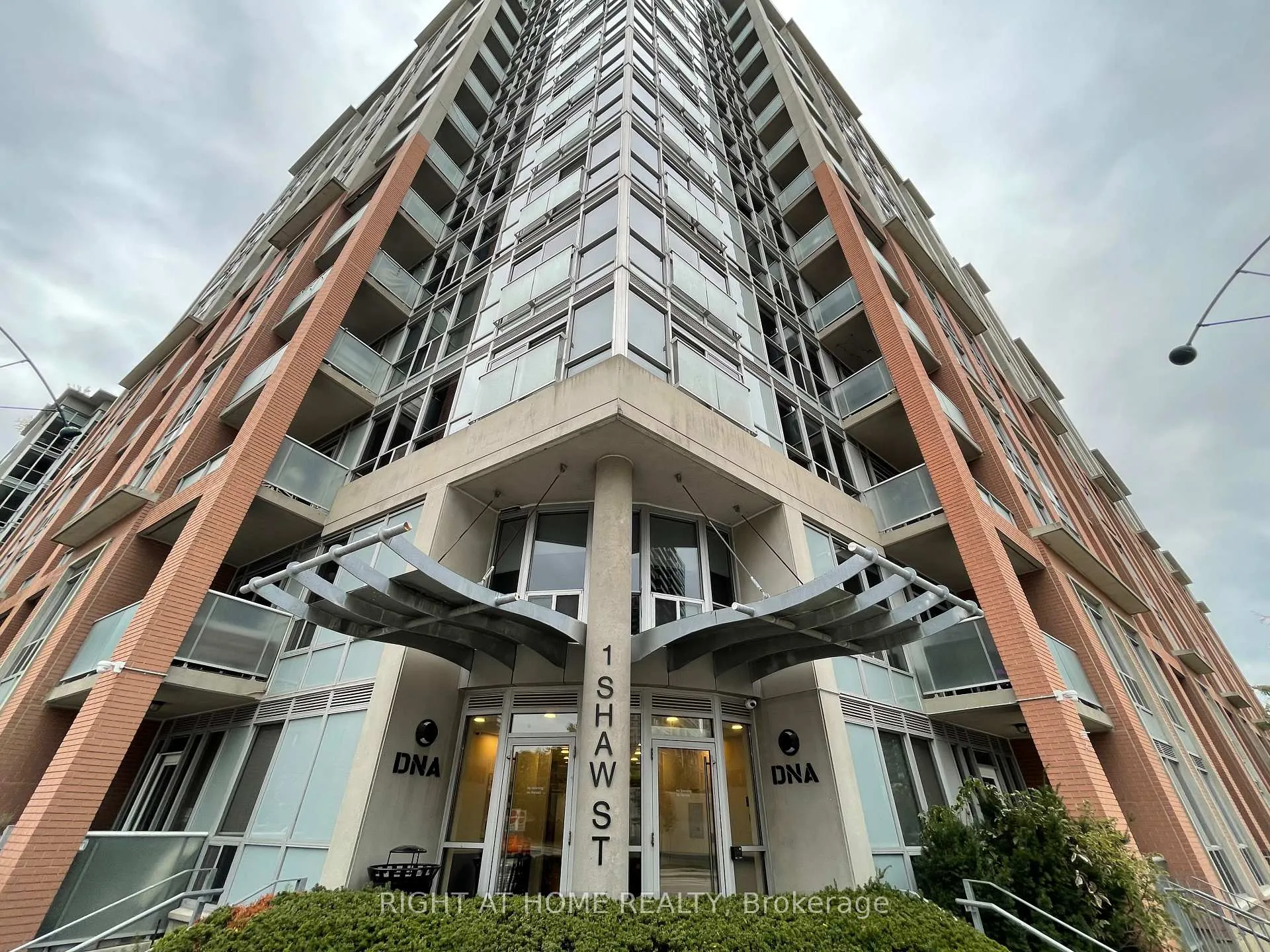 Photo 1 of Unit 403, 1 Shaw Street, Toronto, Niagara — HOMEH