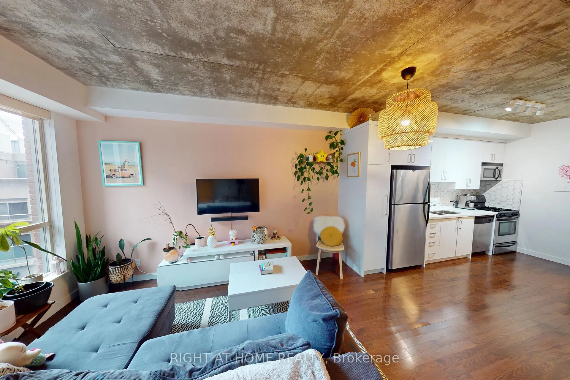 Photo 18 of Unit 403, 1 Shaw Street, Toronto, Niagara — HOMEH