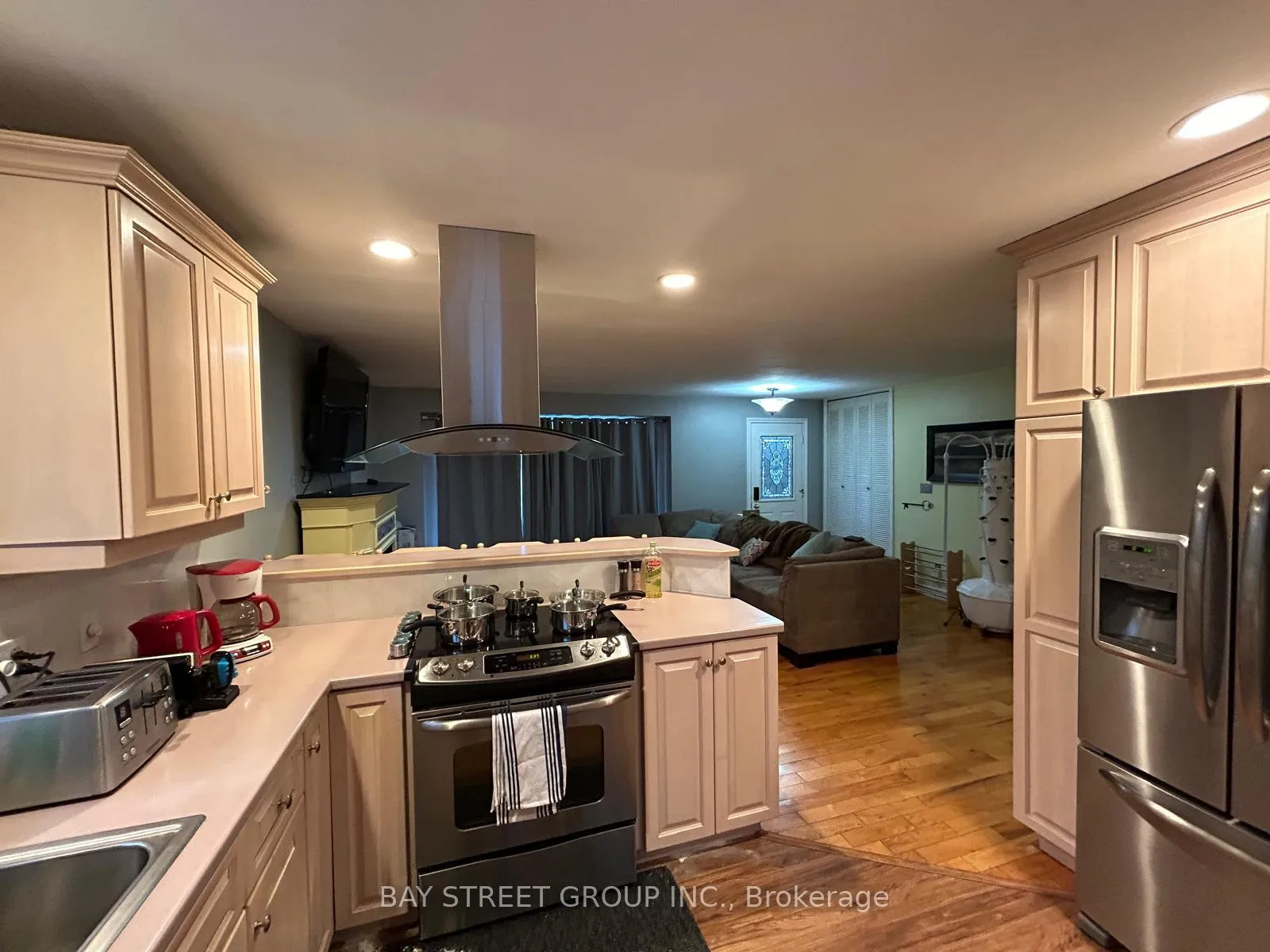 Photo 4 of 125 Loyalist Drive, Hamilton, Corman — HOMEH