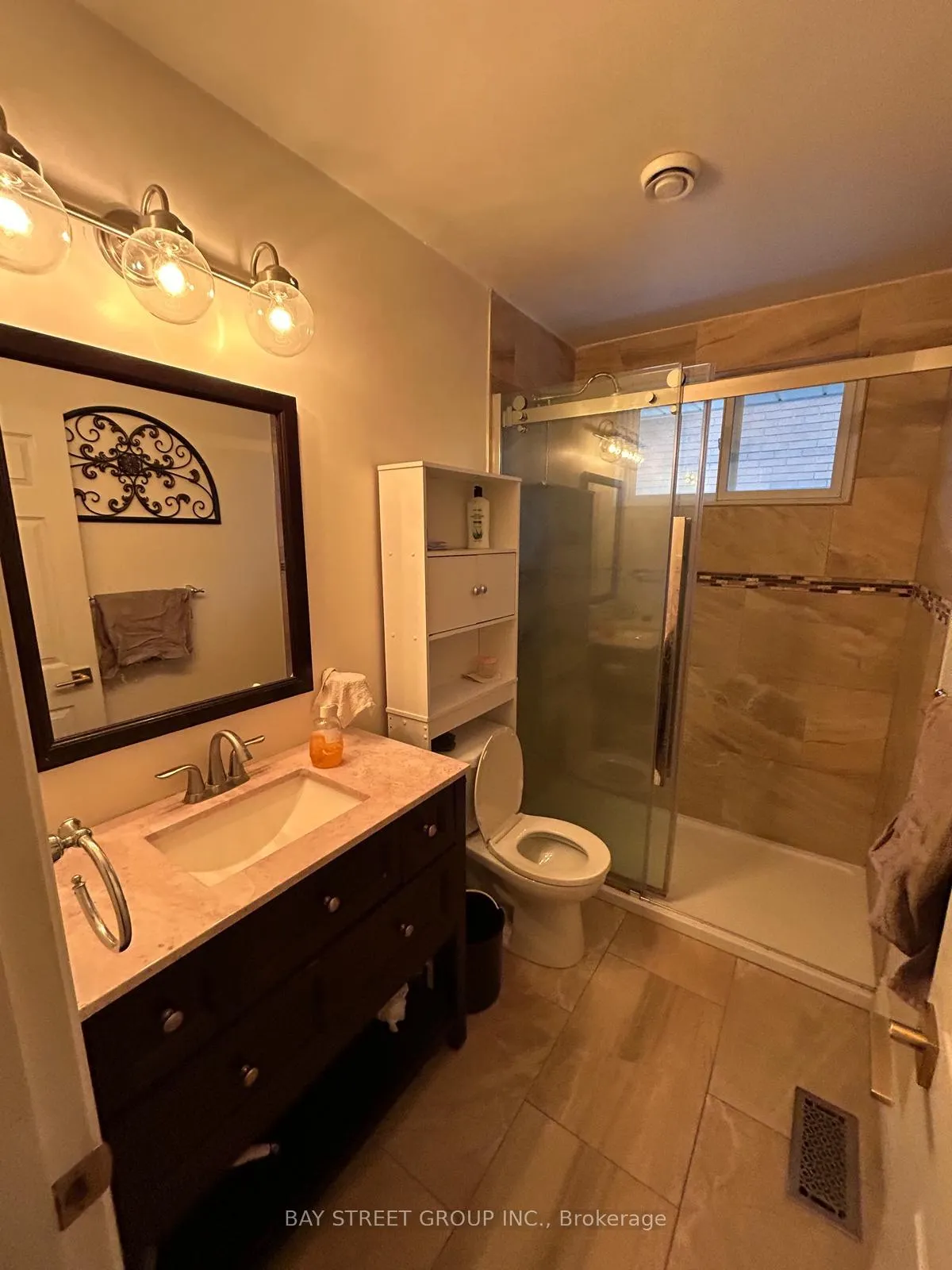 Photo 9 of 125 Loyalist Drive, Hamilton, Corman — HOMEH