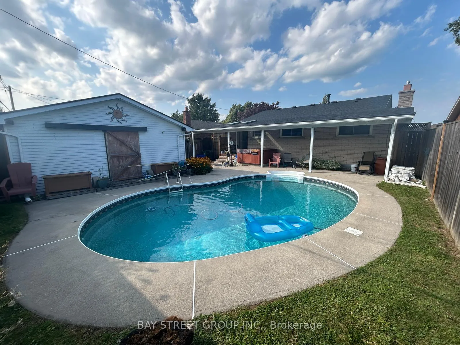 Photo 19 of 125 Loyalist Drive, Hamilton, Corman — HOMEH